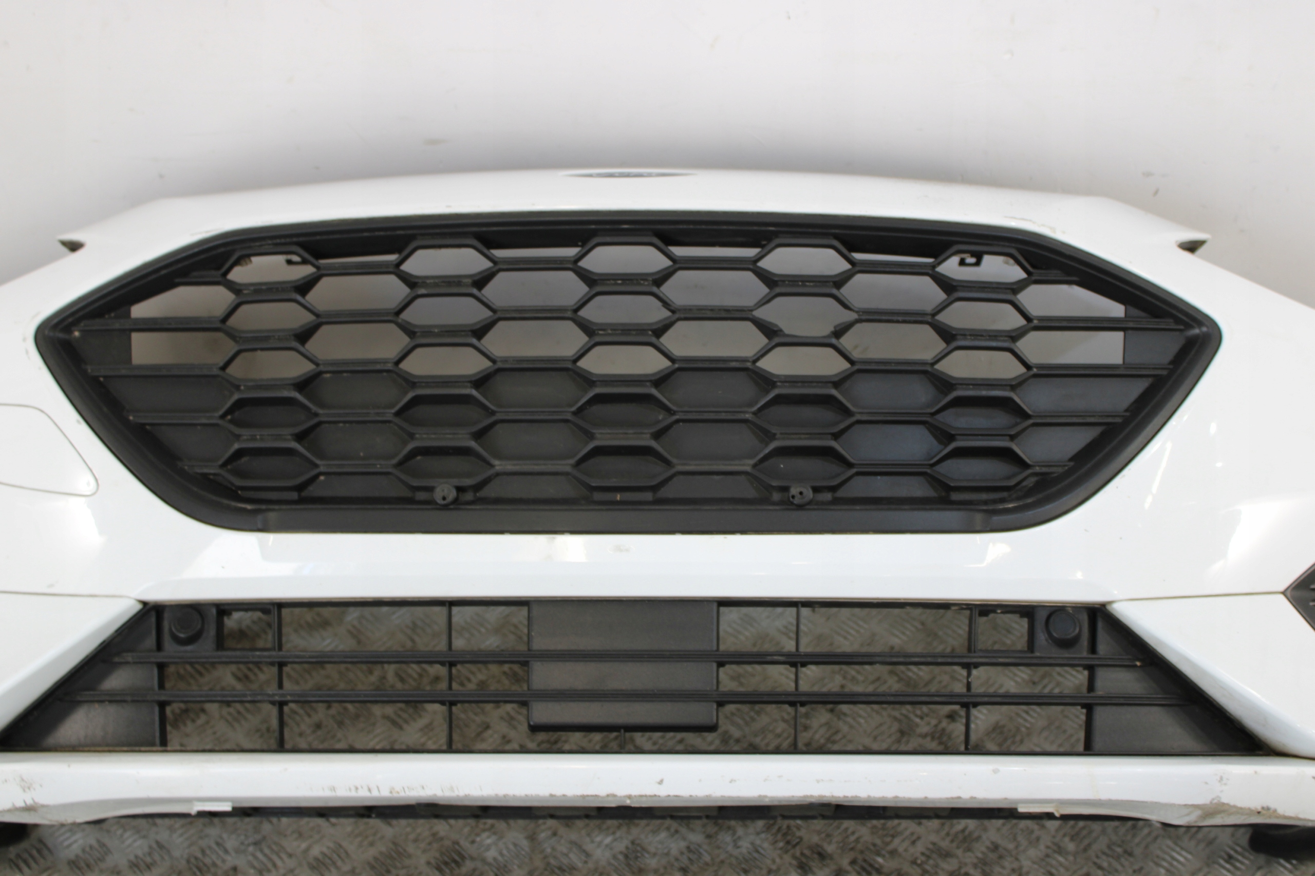 bumper front front 6 X PDC FORD FOCUS MK4 ST-LINE