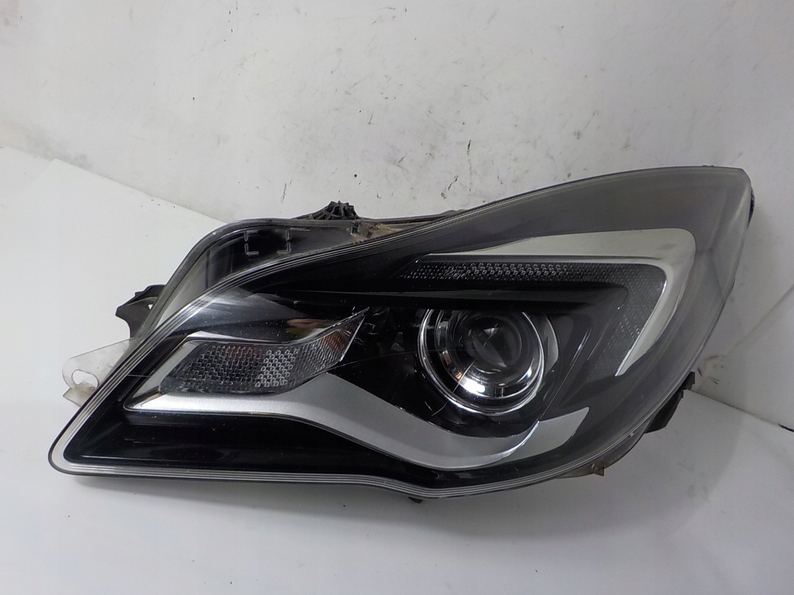 OPEL INSIGNIA A LIFT light left front front UK
