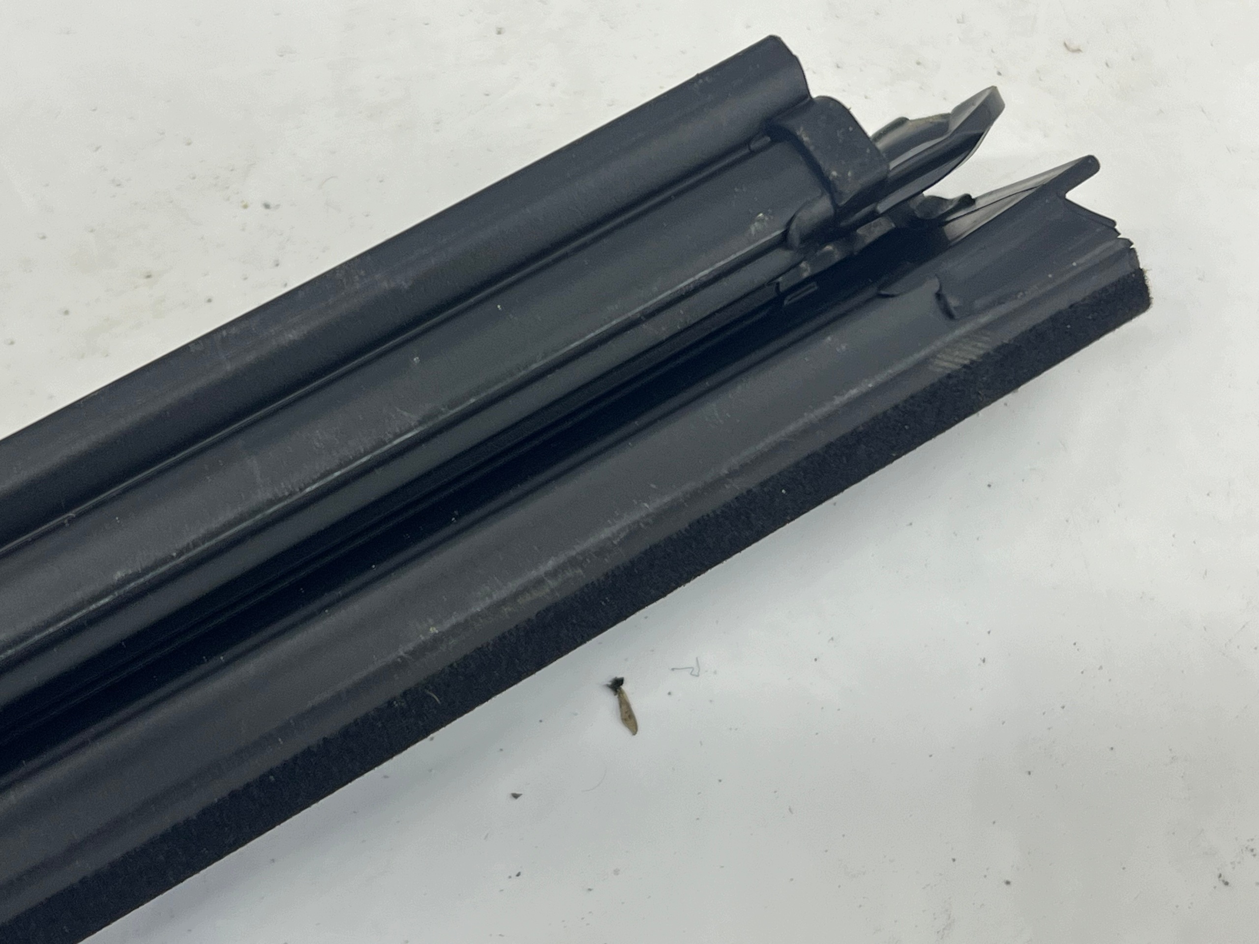 Mercedes C W205 KOMBI moulding dust door left front