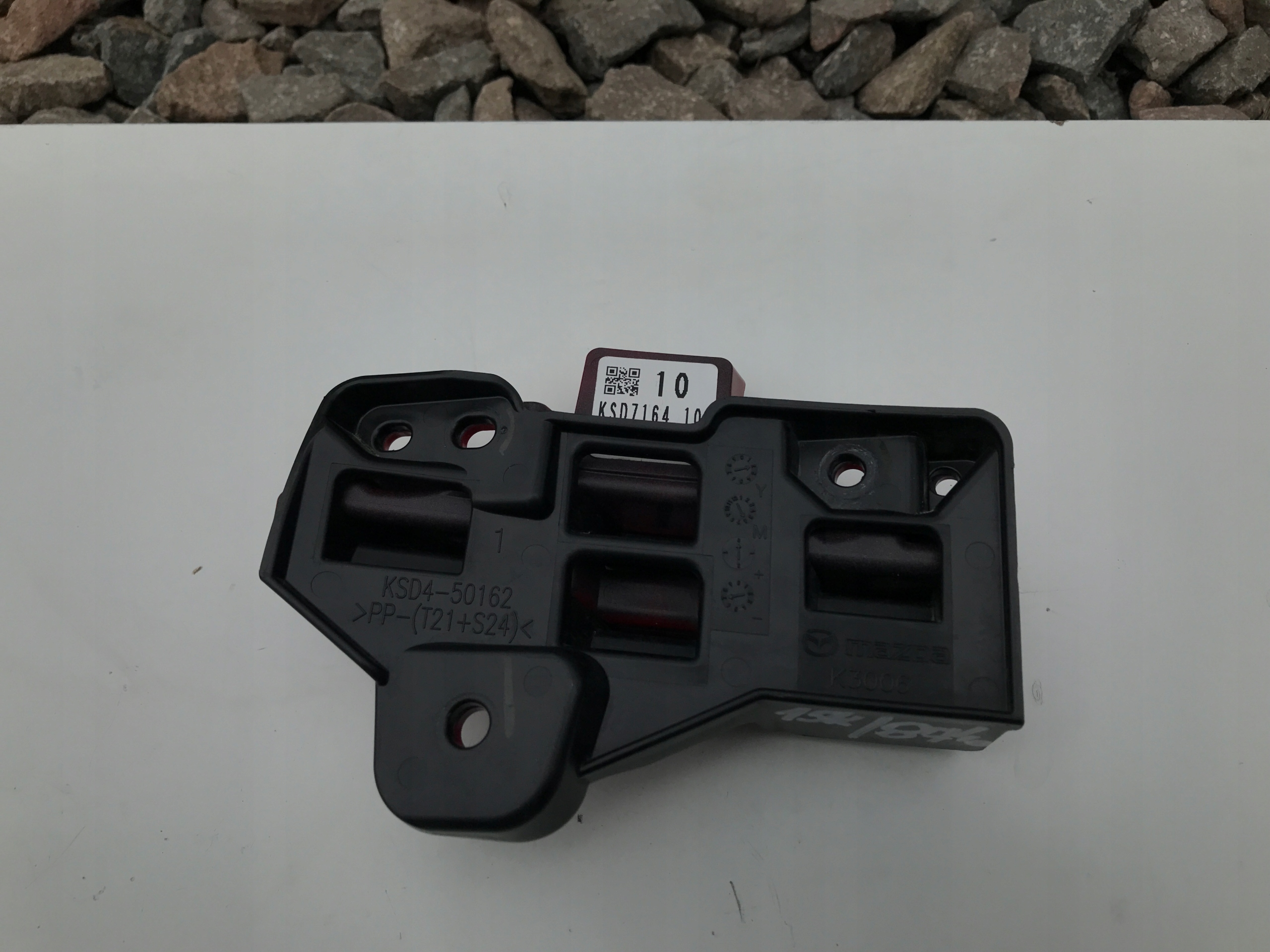 MAZDA CX5 CX-5 ZNACZEK EMBLEMAT GRILLA 2022- Liczba sztuk 1 szt.