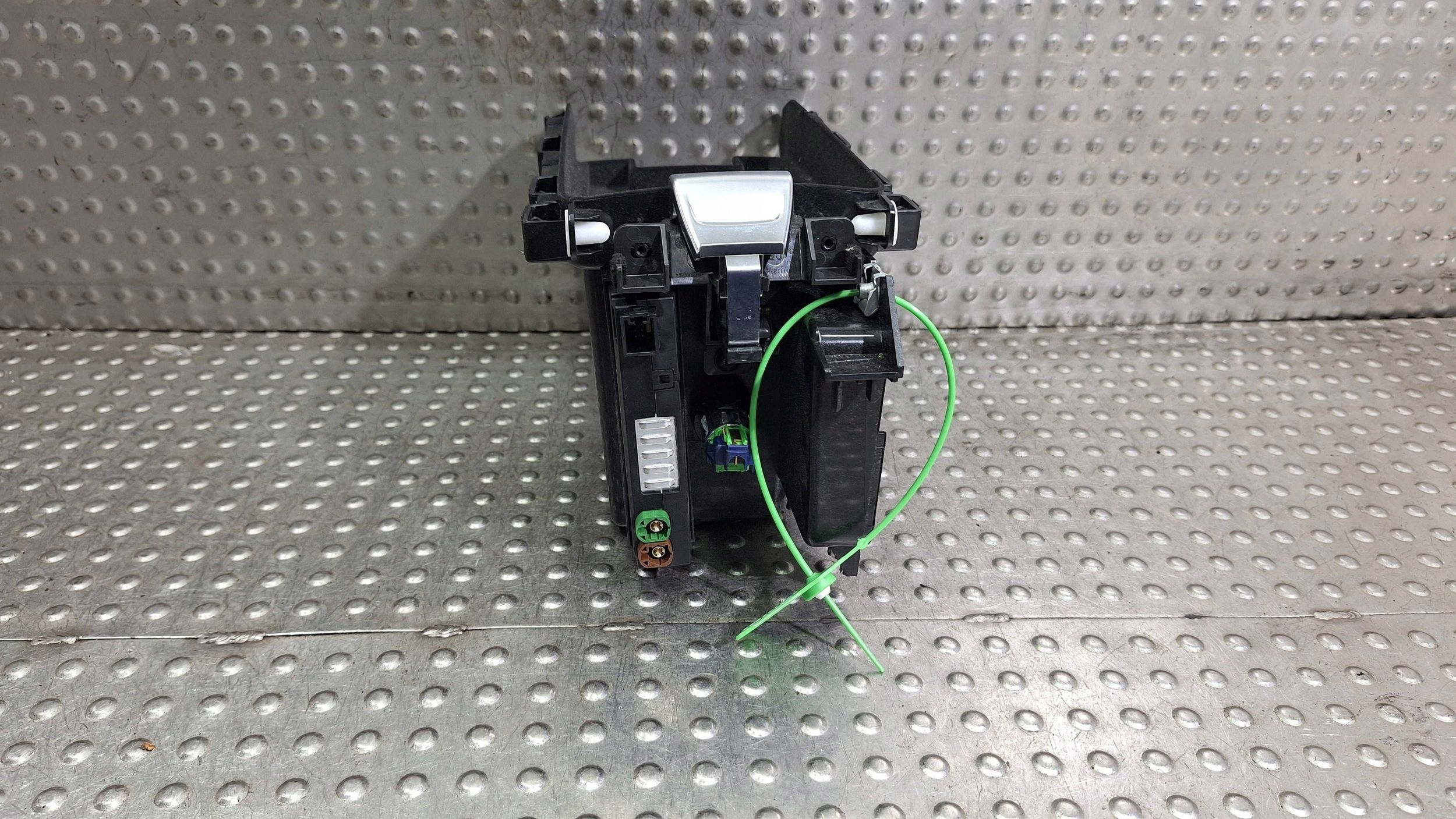 passenger compartment TUNELU USB 4J3858021 AUDI E-TRON GT