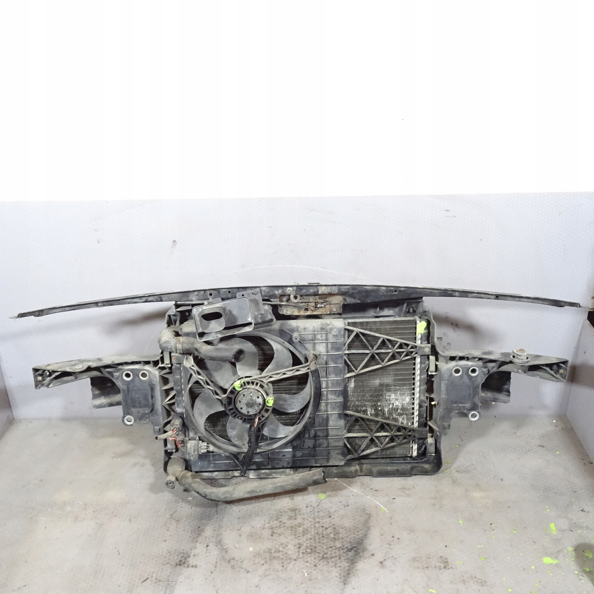 SKODA FABIA and 1.9SDI support panel for radiators radiator