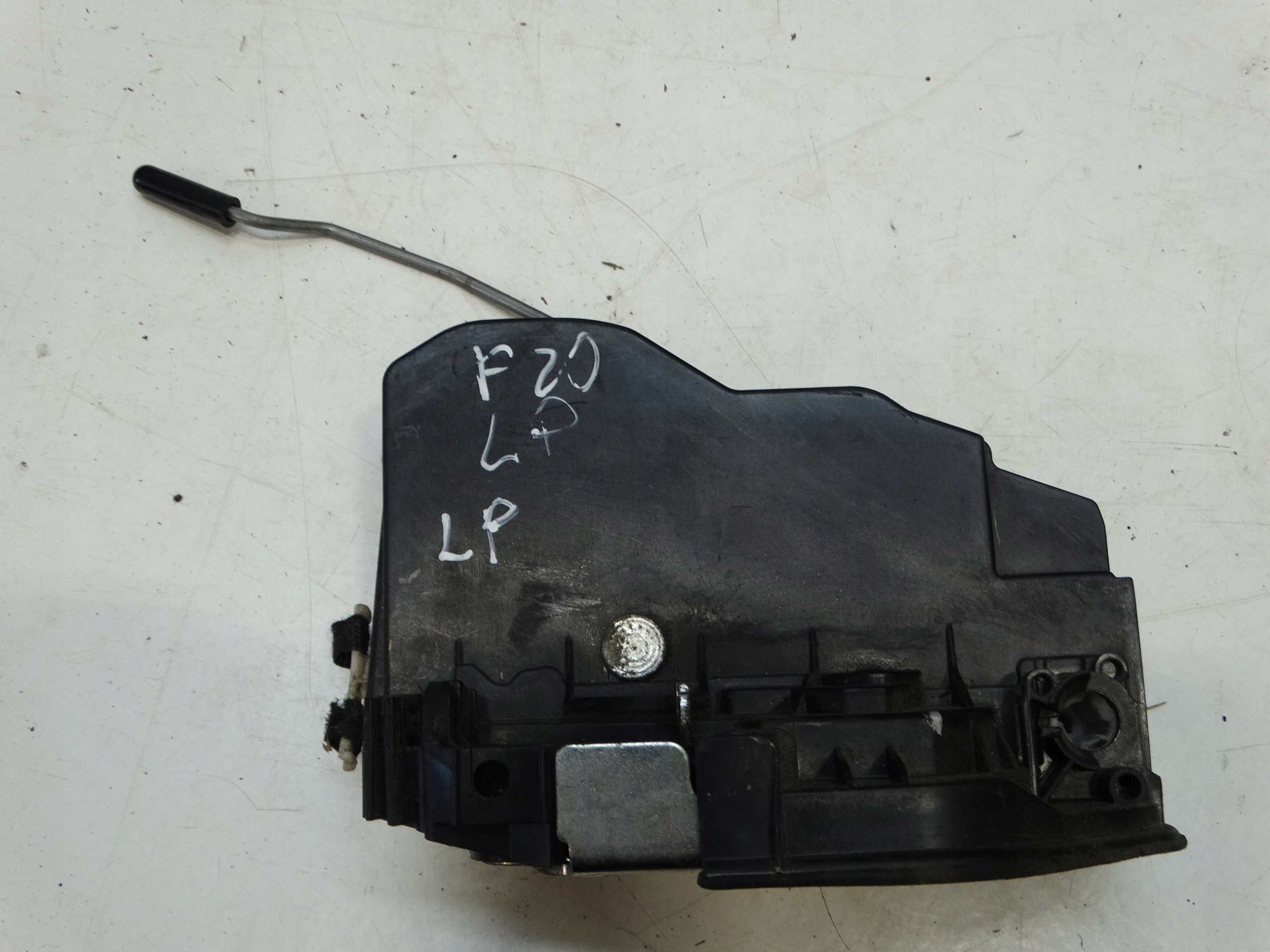 lock door left front BMW 1 F20 2013R. 7229461