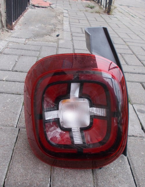 DACIA DUSTER II 2 17-21 LEWA TYLNA LAMPA ORYGINAŁ