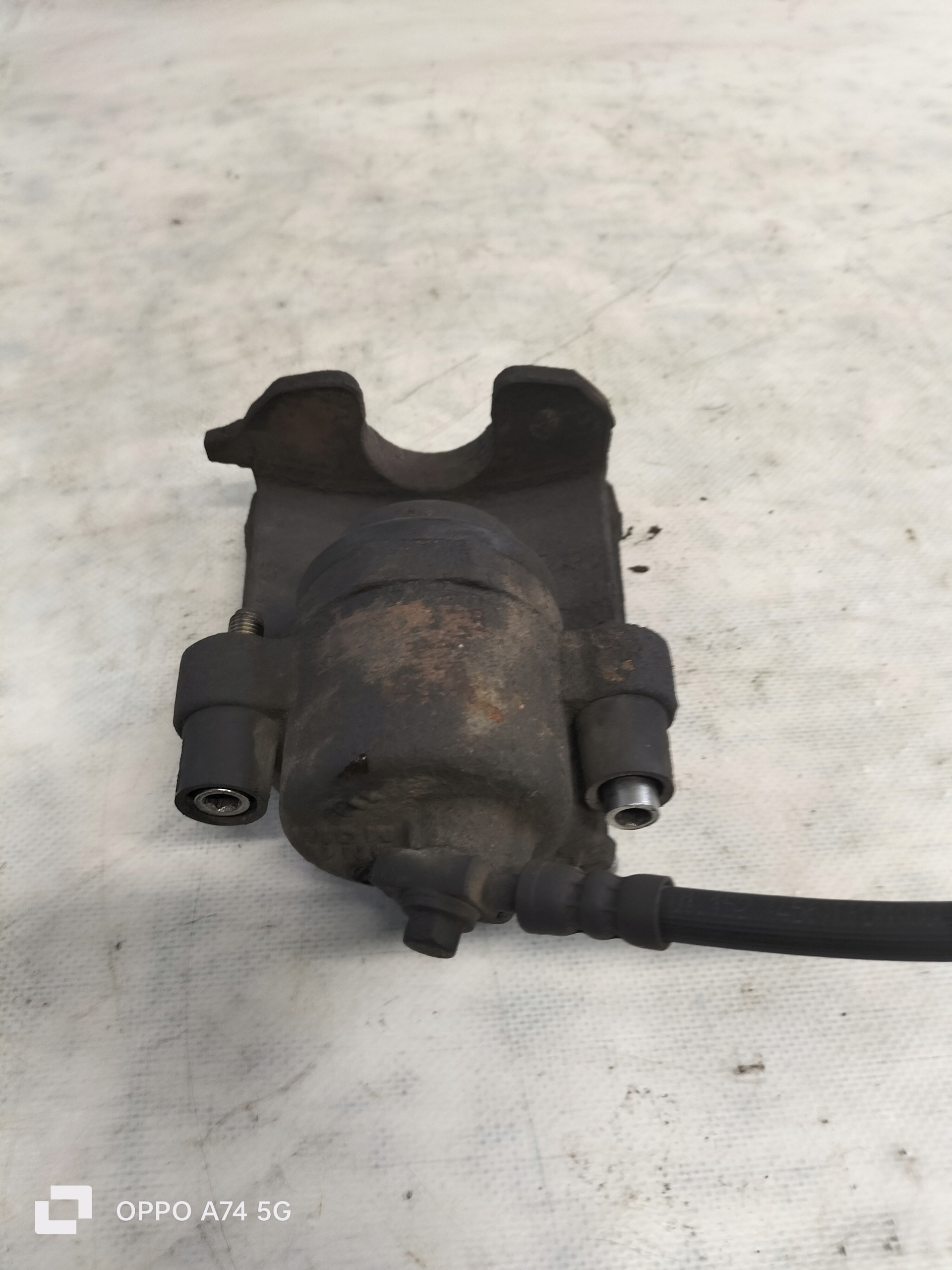 caliper brake SKODA RAPID 1.4TDI 66KW left front