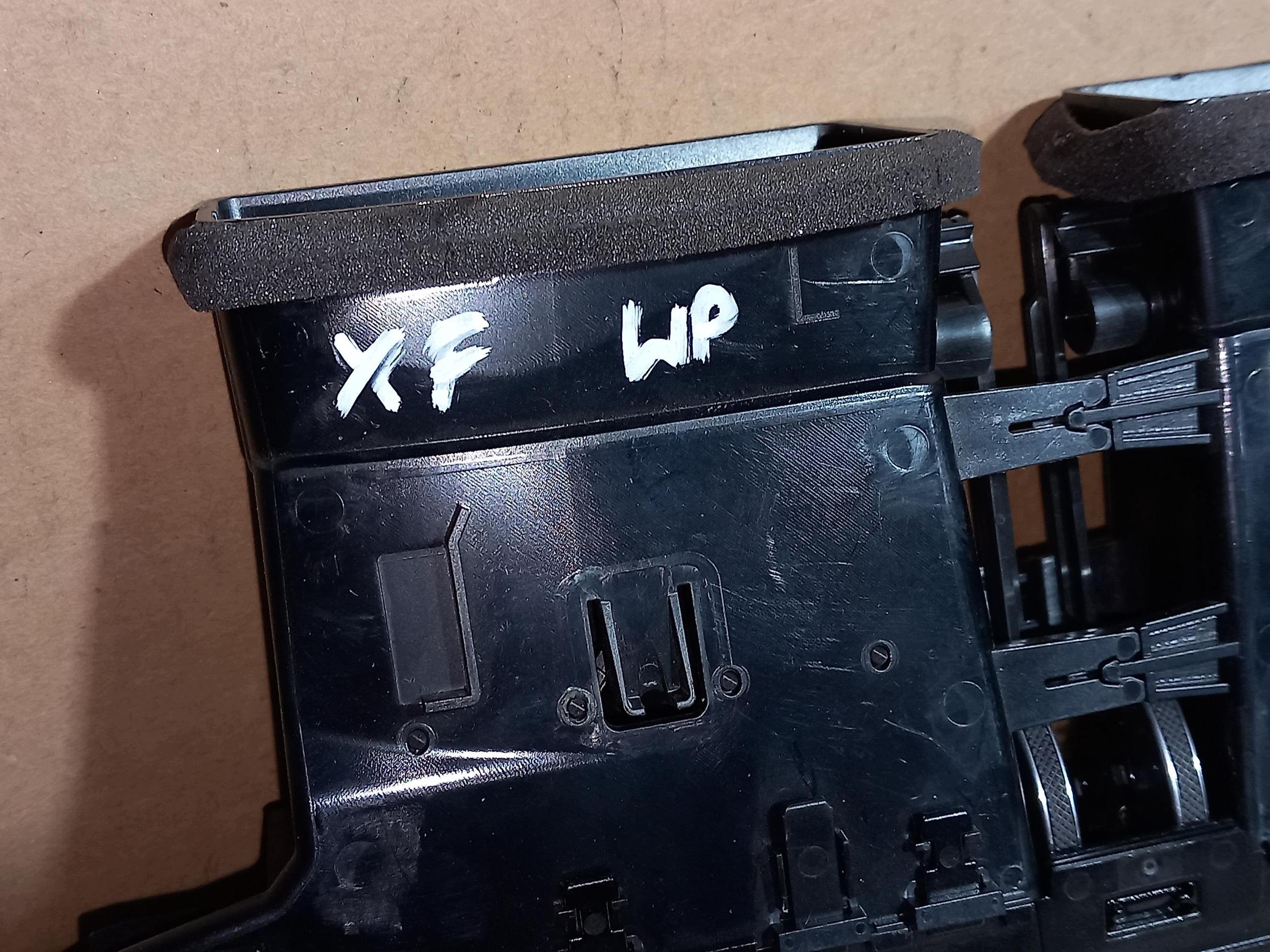 grid air conditioning devices left front JAGUAR F-PACE GX63-04L21-AB