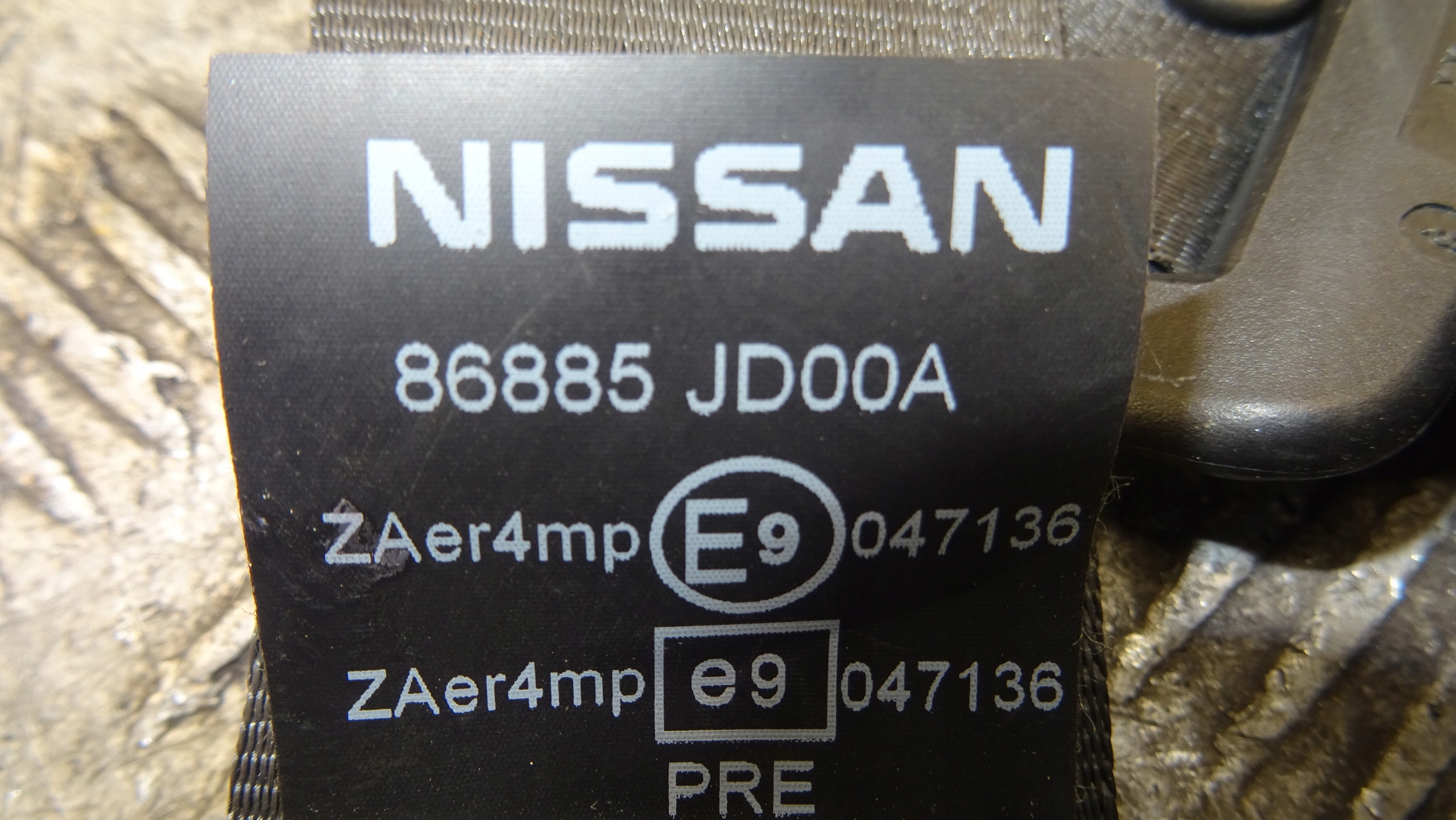 tension belt safety left front Nissan OE 86885JD00A