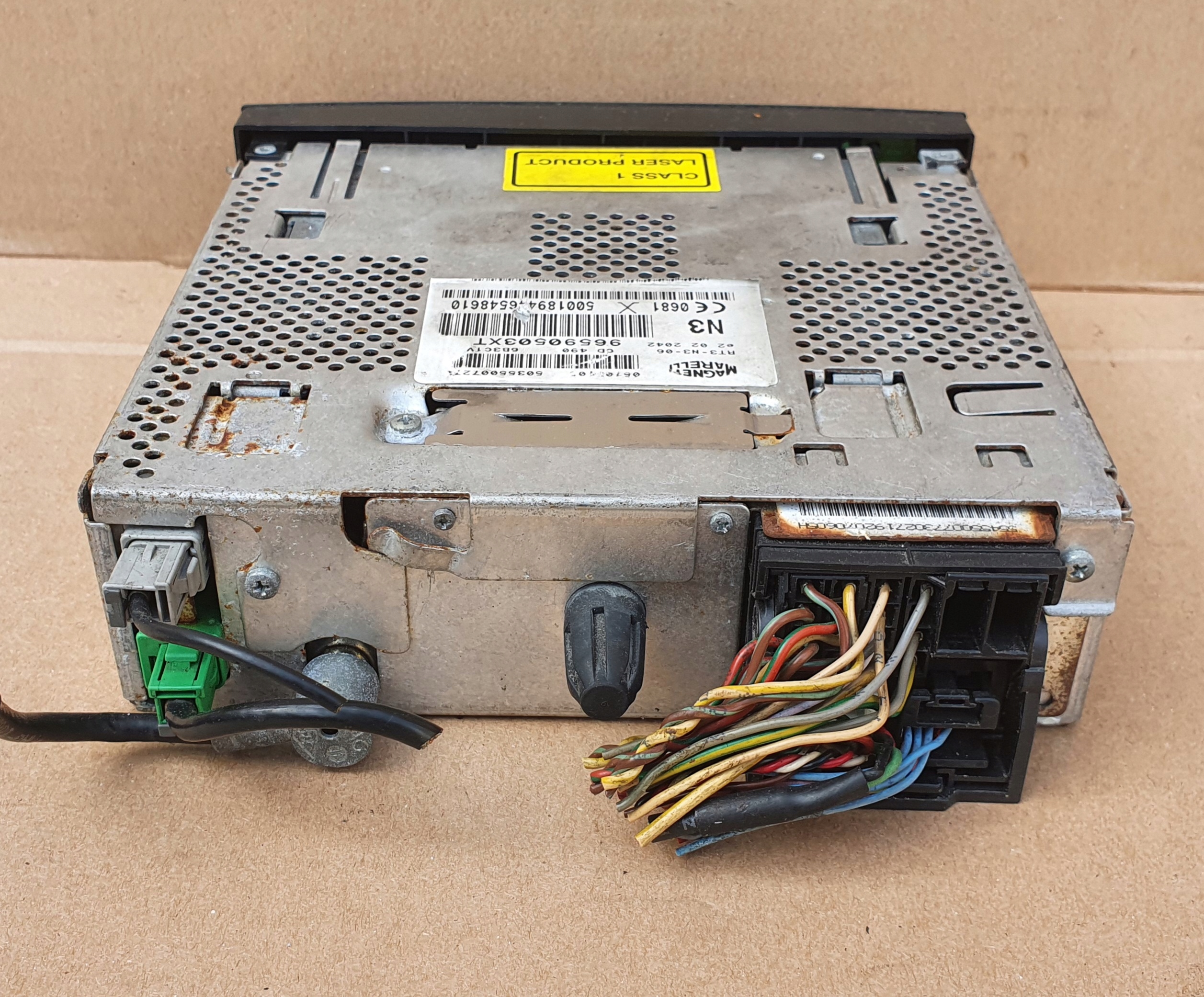 CITROEN C4 C8 RADIO NAVI RT3-N3-06 96590503XT Numer katalogowy części CITROEN C4 C8 RADIO NAVI RT3-N3-06 96590503XT