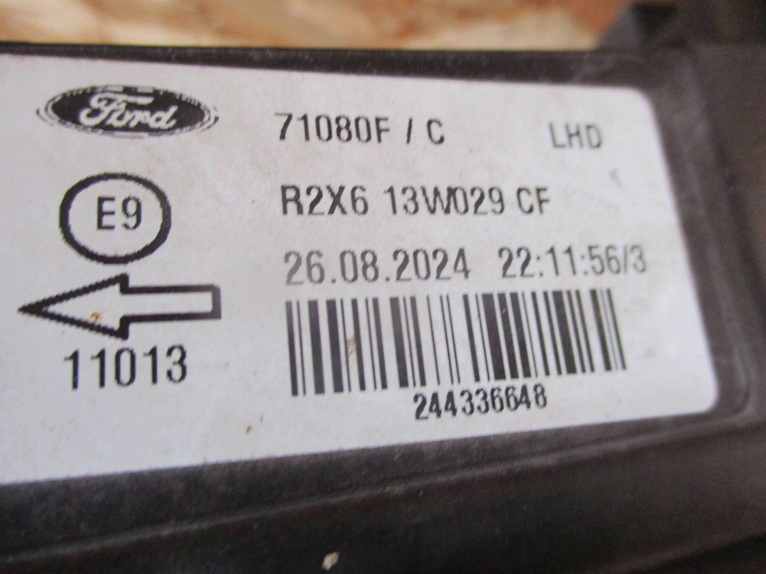 light front front right FORD TRANSIT COURIER MK3 23