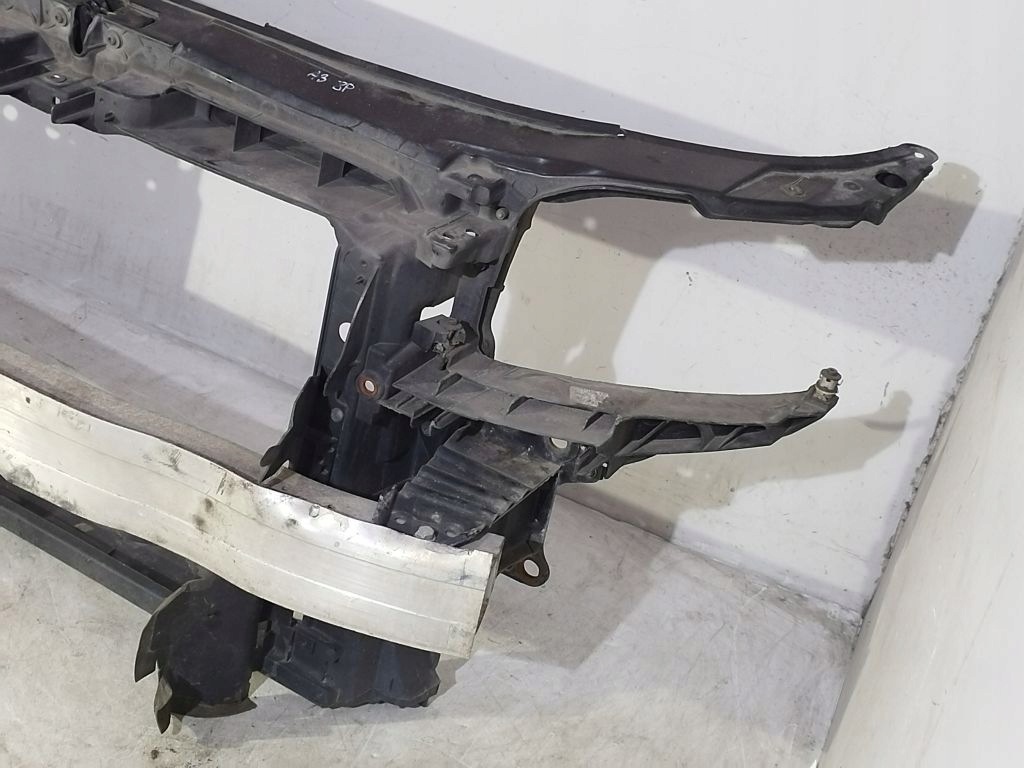 Audi A3 8P pillar iron support panel for radiators