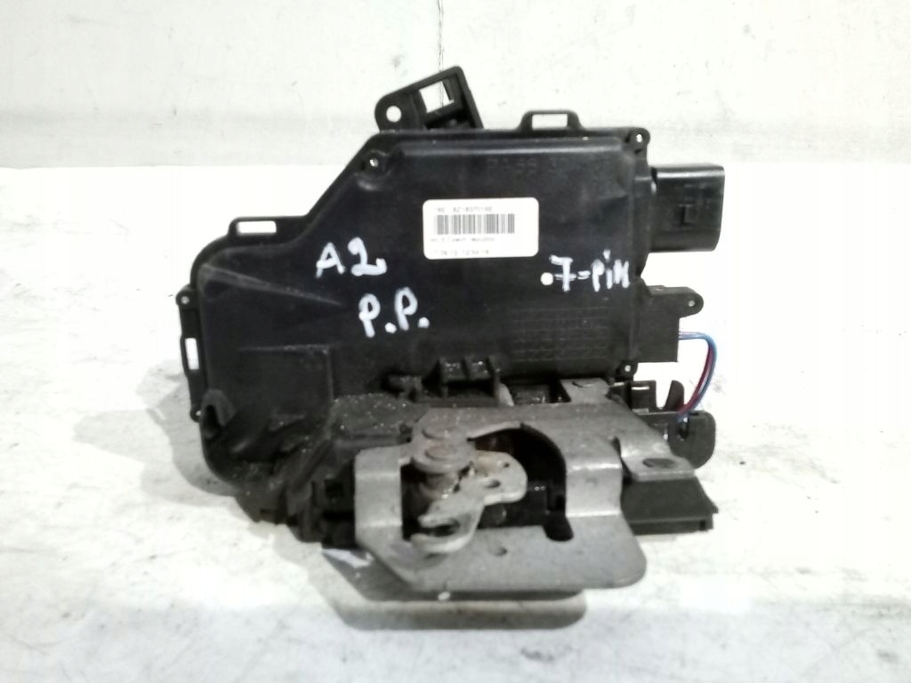 Audi A2 lock right front front 8Z1837016E 7PIN