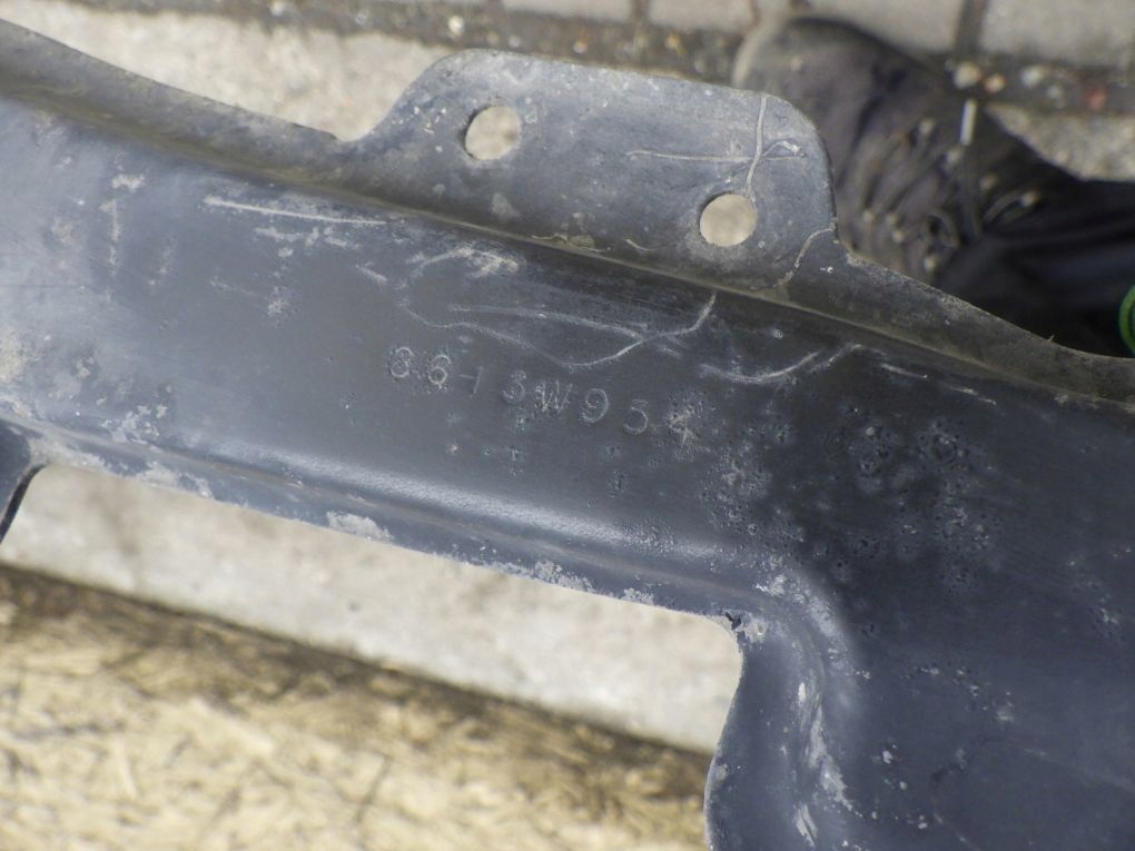 BMW X5 E53 support panel for radiators pillar