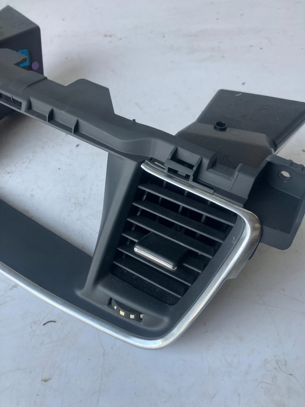 KRATKI air conditioning devices the centre frame navigation devices PEUGEOT 508
