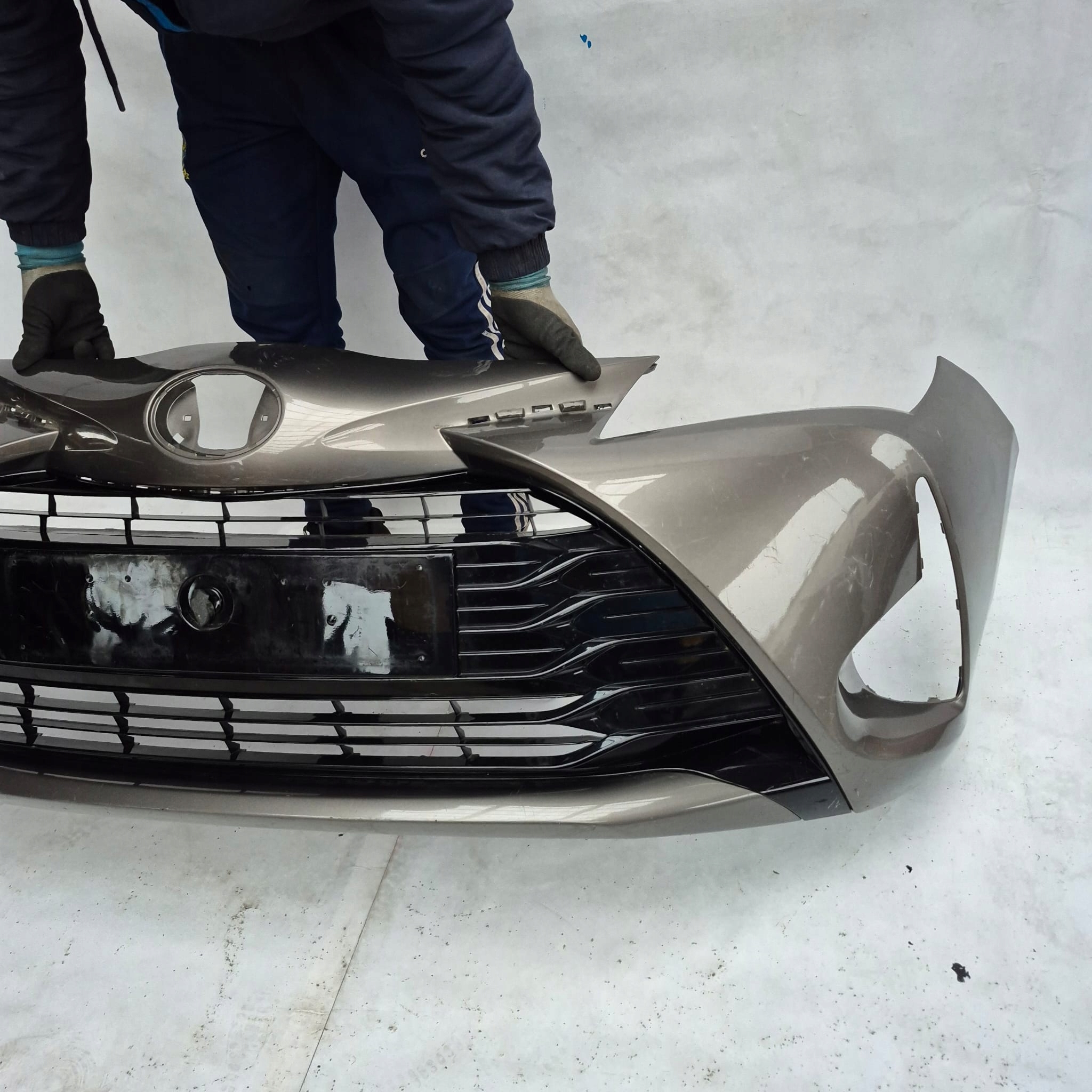 TOYOTA YARIS III LIFT 17-20 bumper front front