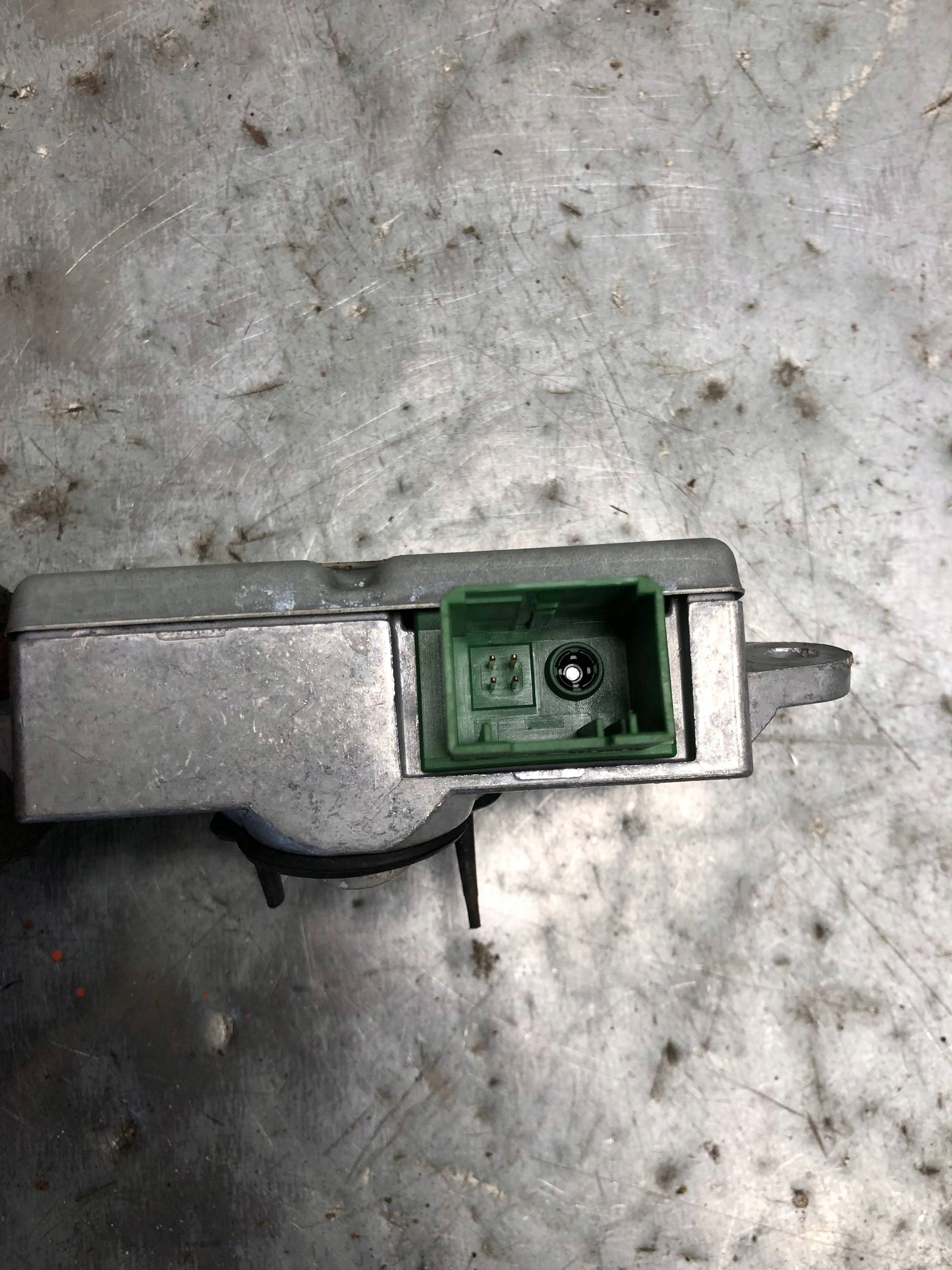 snímač SENSOR airbag levý předek BMW E65 6946105
