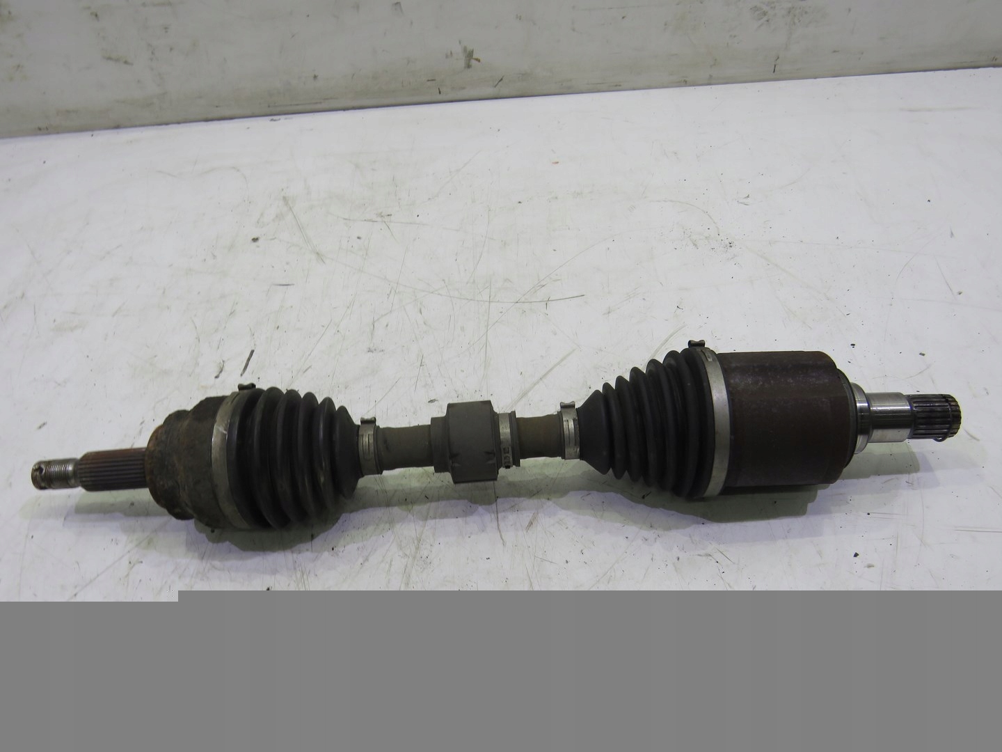 ПІВВІСЬ ЛІВИЙ JEEP COMPASS 2.2 CRD P05085224AC