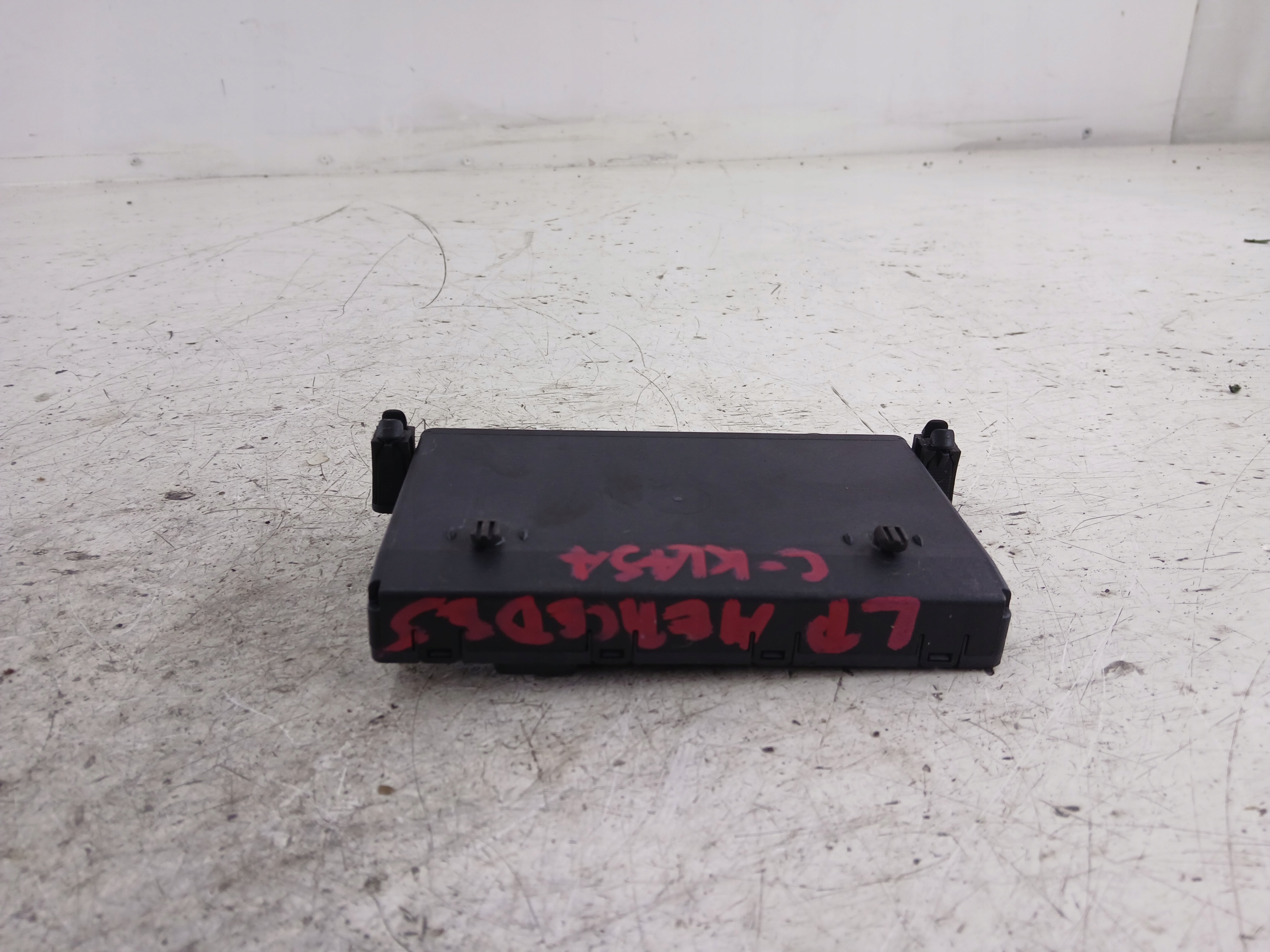 module door left front MERCEDES W203 2038206326 00-07