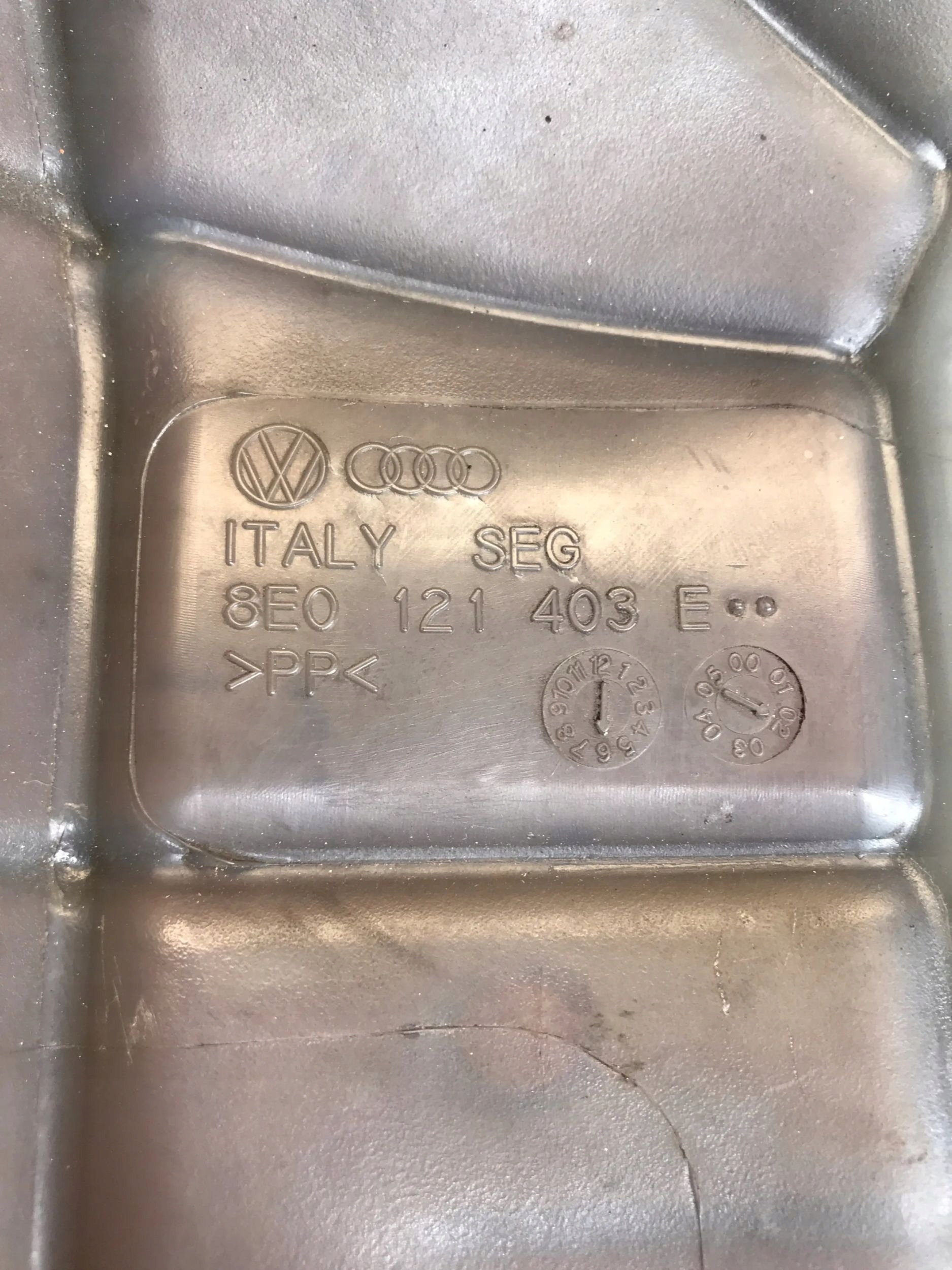 Réservoir eau AUDI A6 C5 8E0121403E
