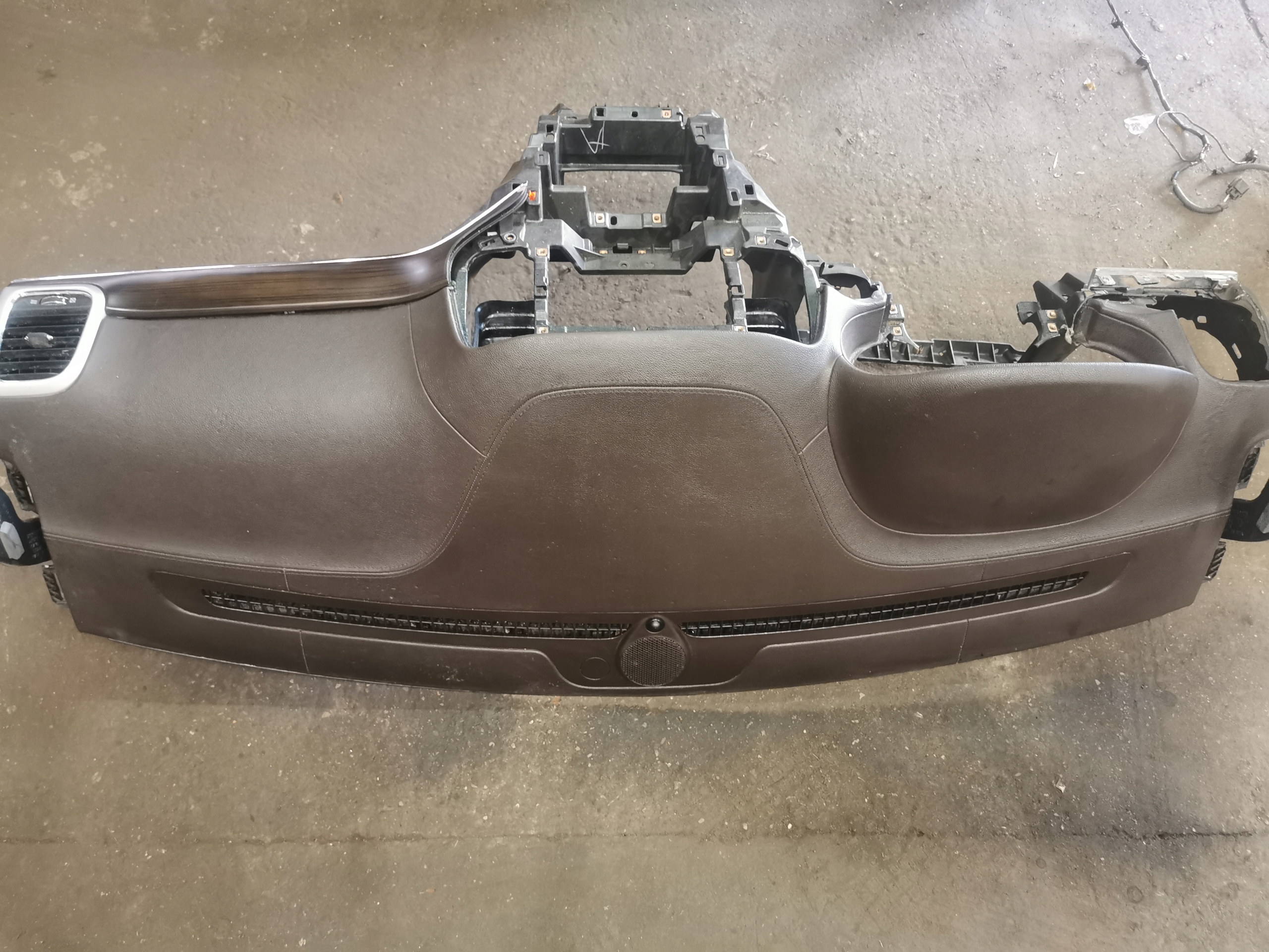 КОНСОЛЬ GRAND CHEROKEE WK2 LIFT