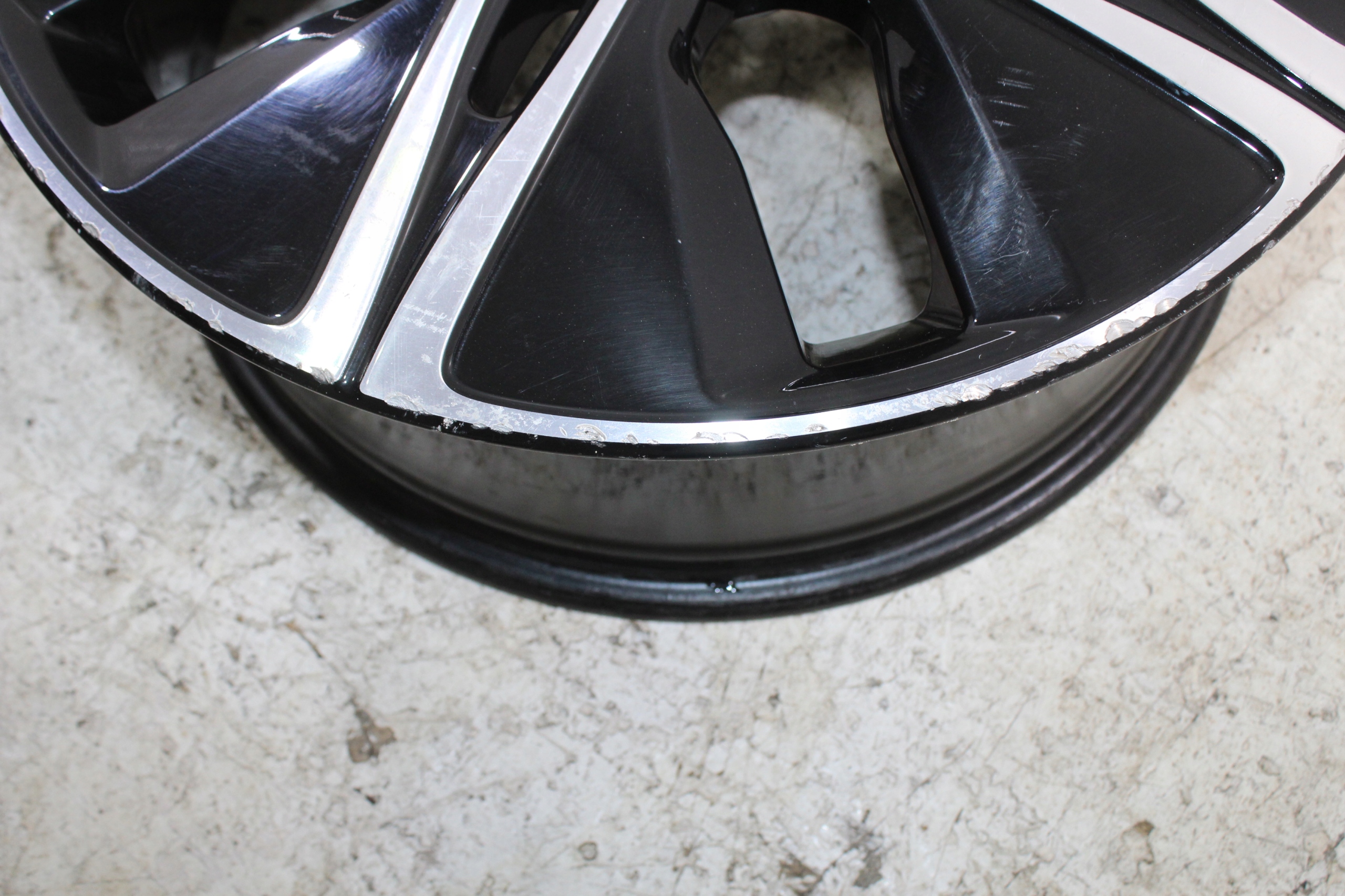 Mercedes hliníkový disk 18 A2054018200