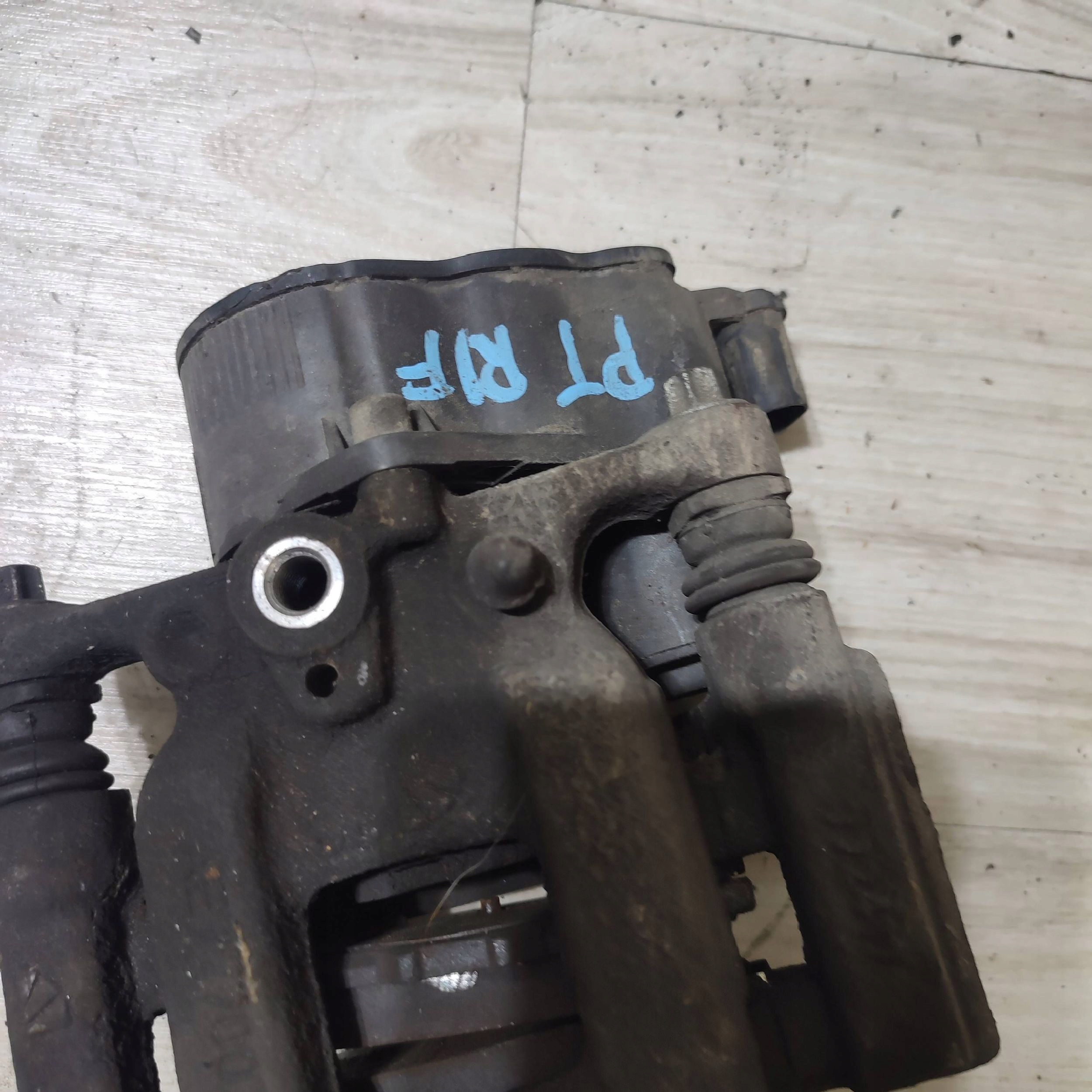 caliper brake rear rear part side right Peugeot Rifter