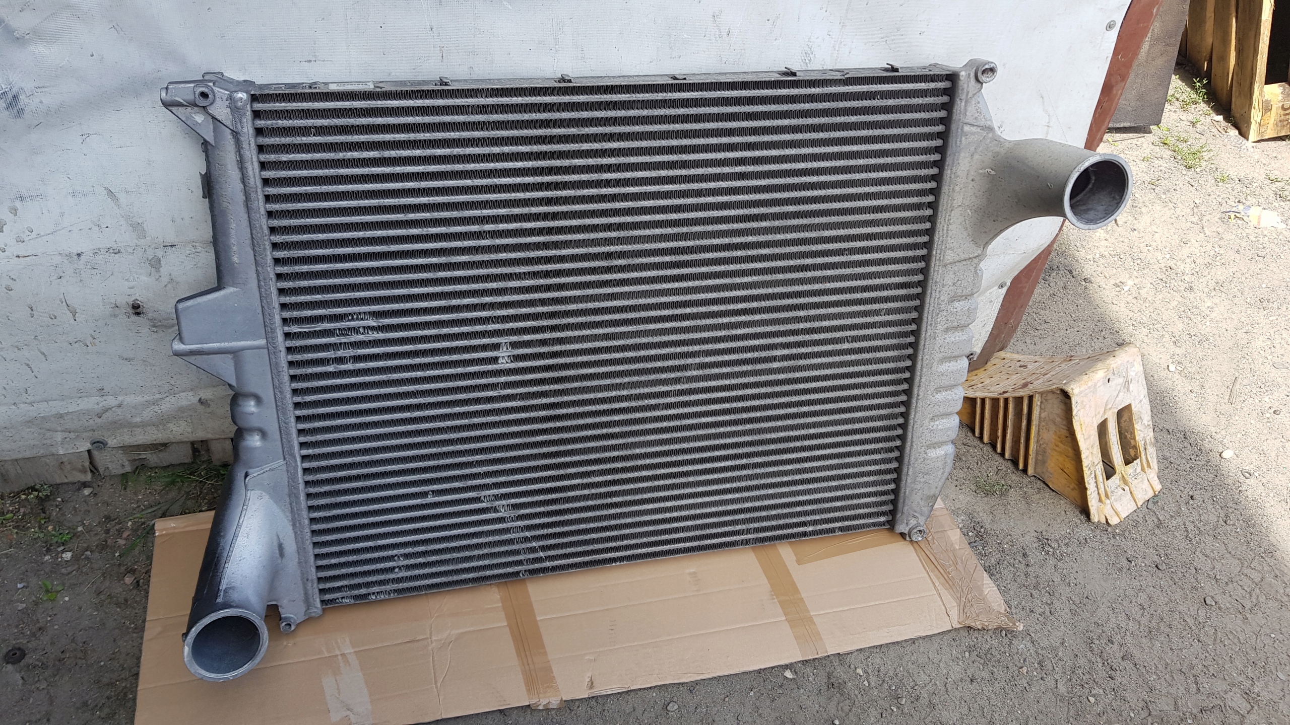 VOLVO FH13 Kühler intercooler 21384583