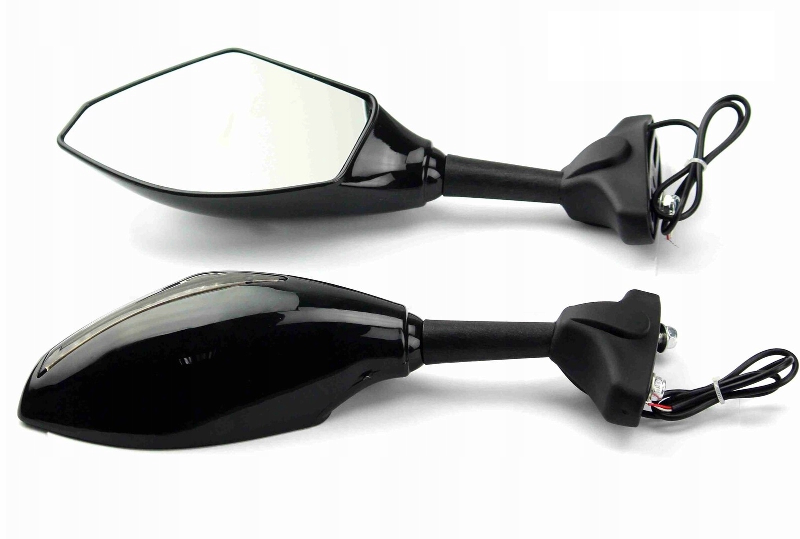 UNIWERSALNE LUSTERKA MOTOCYKLOWE Z KIERUNKOWSKAZEM Installation side Left Right