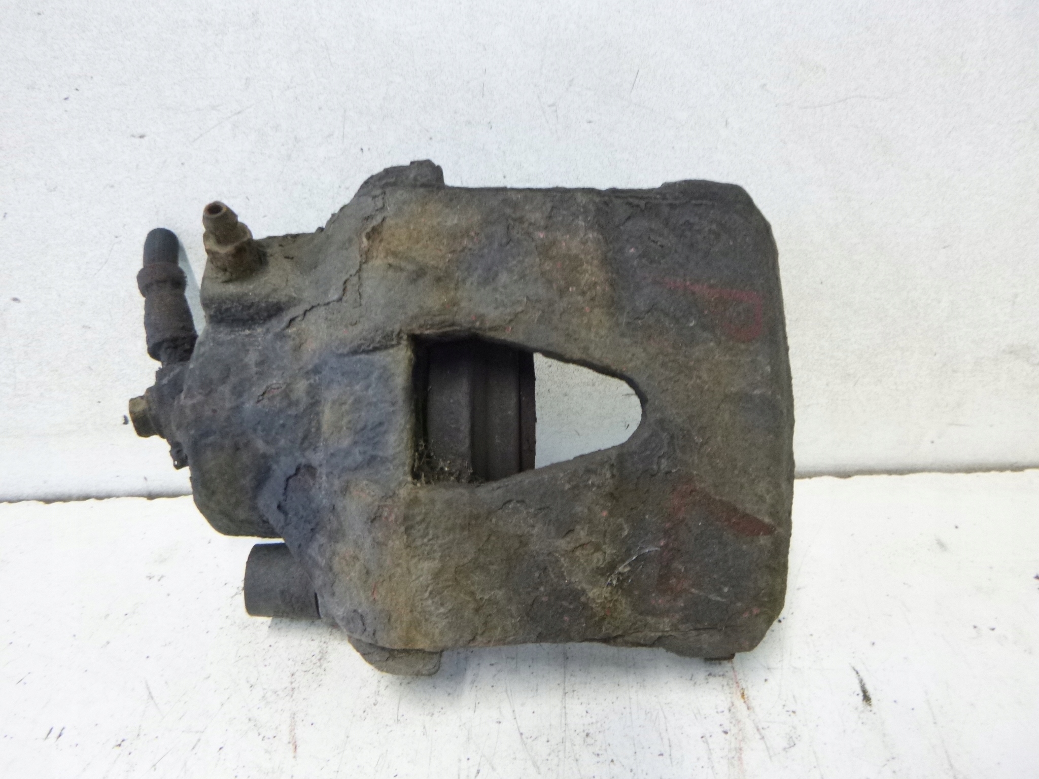 caliper brake front Volkswagen Polo 9N 1.2 05r.