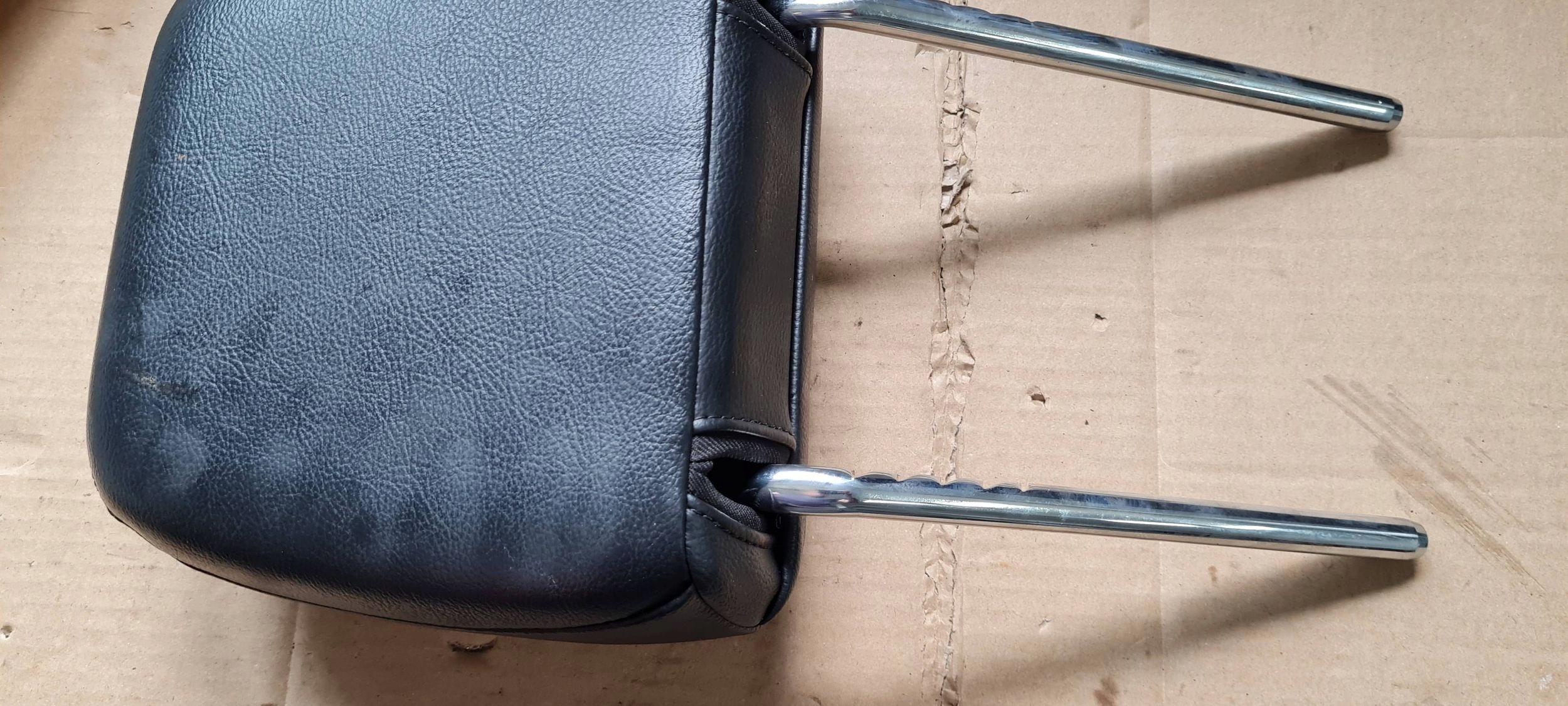 Chrysler Pacifica 2022 rest seat leather right front