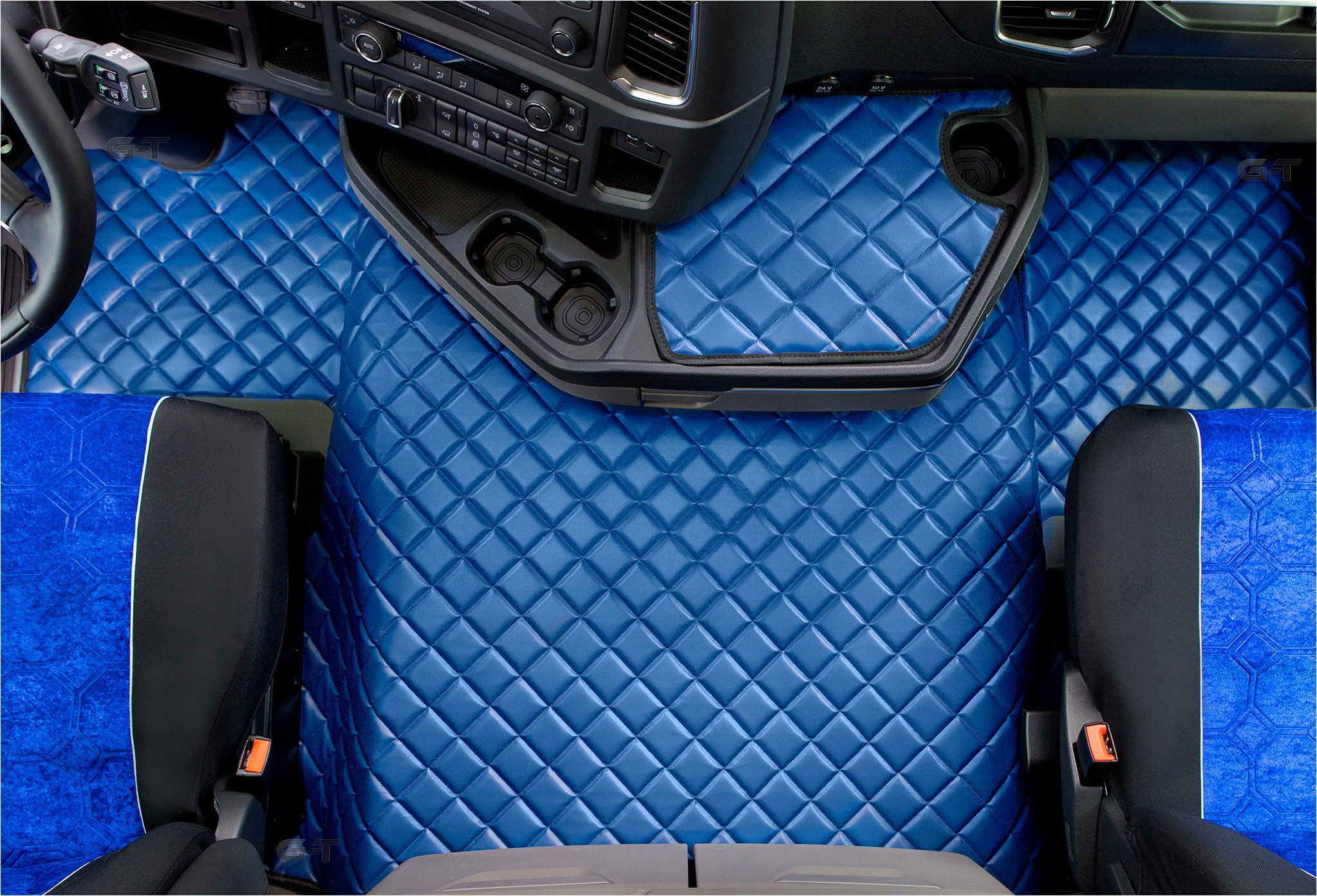 DYWAN DYWANIKI PIKOWANE SCANIA R OD 2016 NIE AMORT