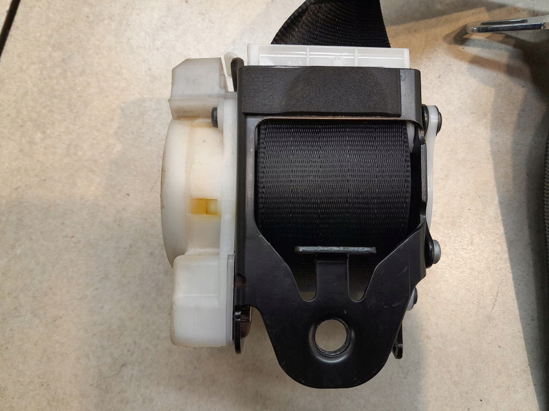 Gurten BEZPECZENSTWA links heck AUDI A4 B6 8E5857805D