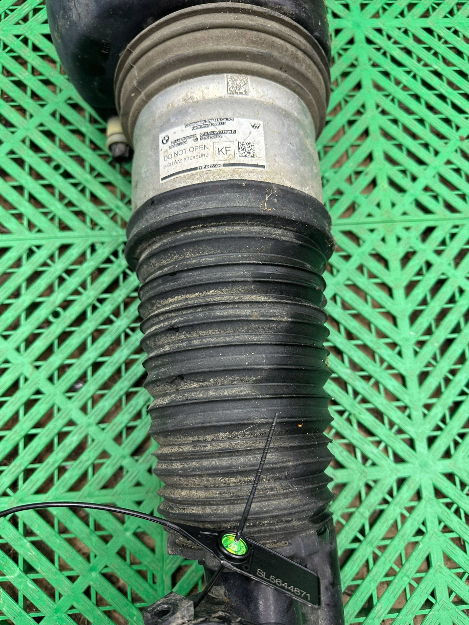 shock absorber pneumatic front front side right BMW 7 G11 G12 7915946