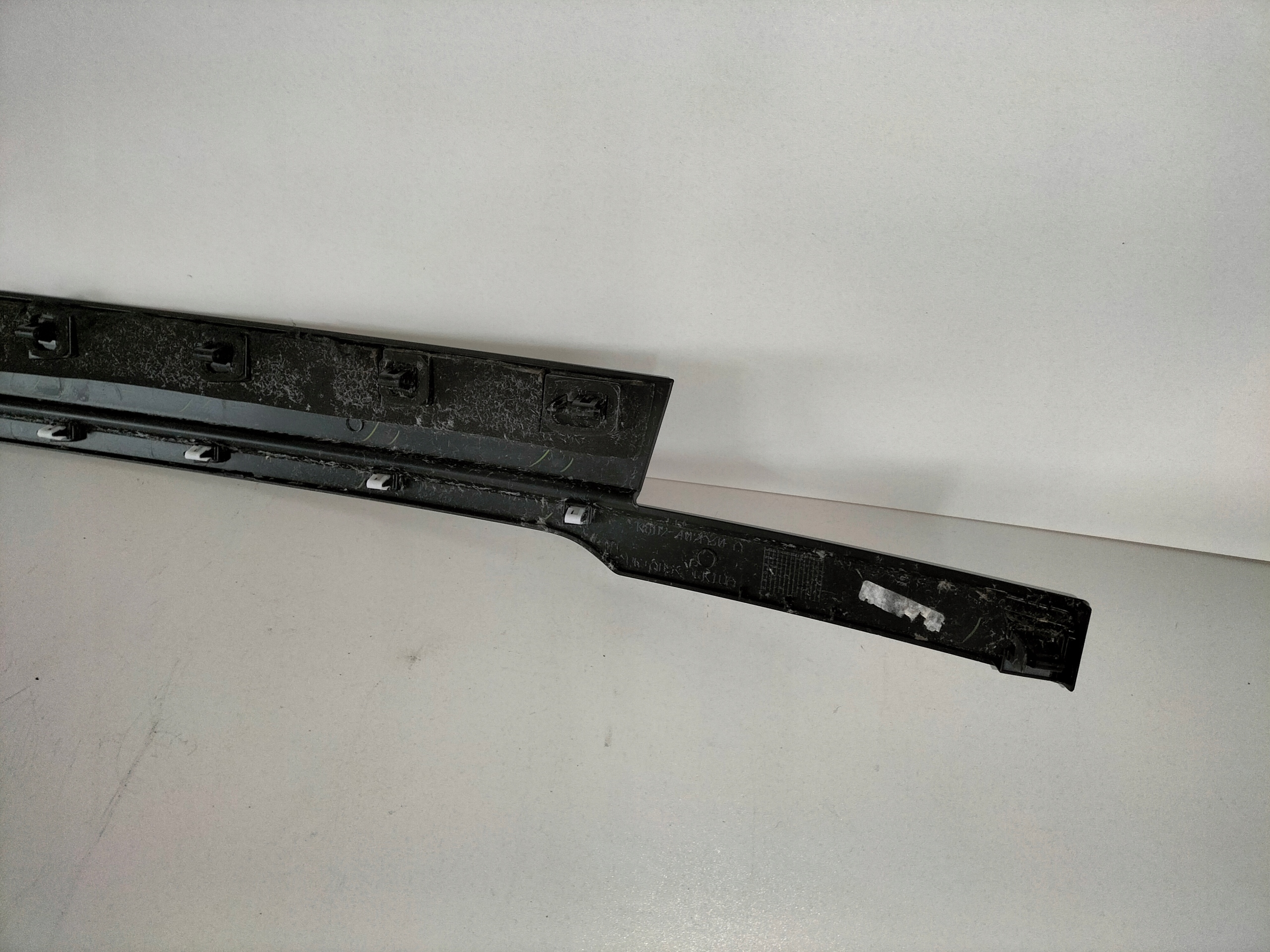 moulding cap bonnet rear part RANGE ROVER EVOQUE II 19