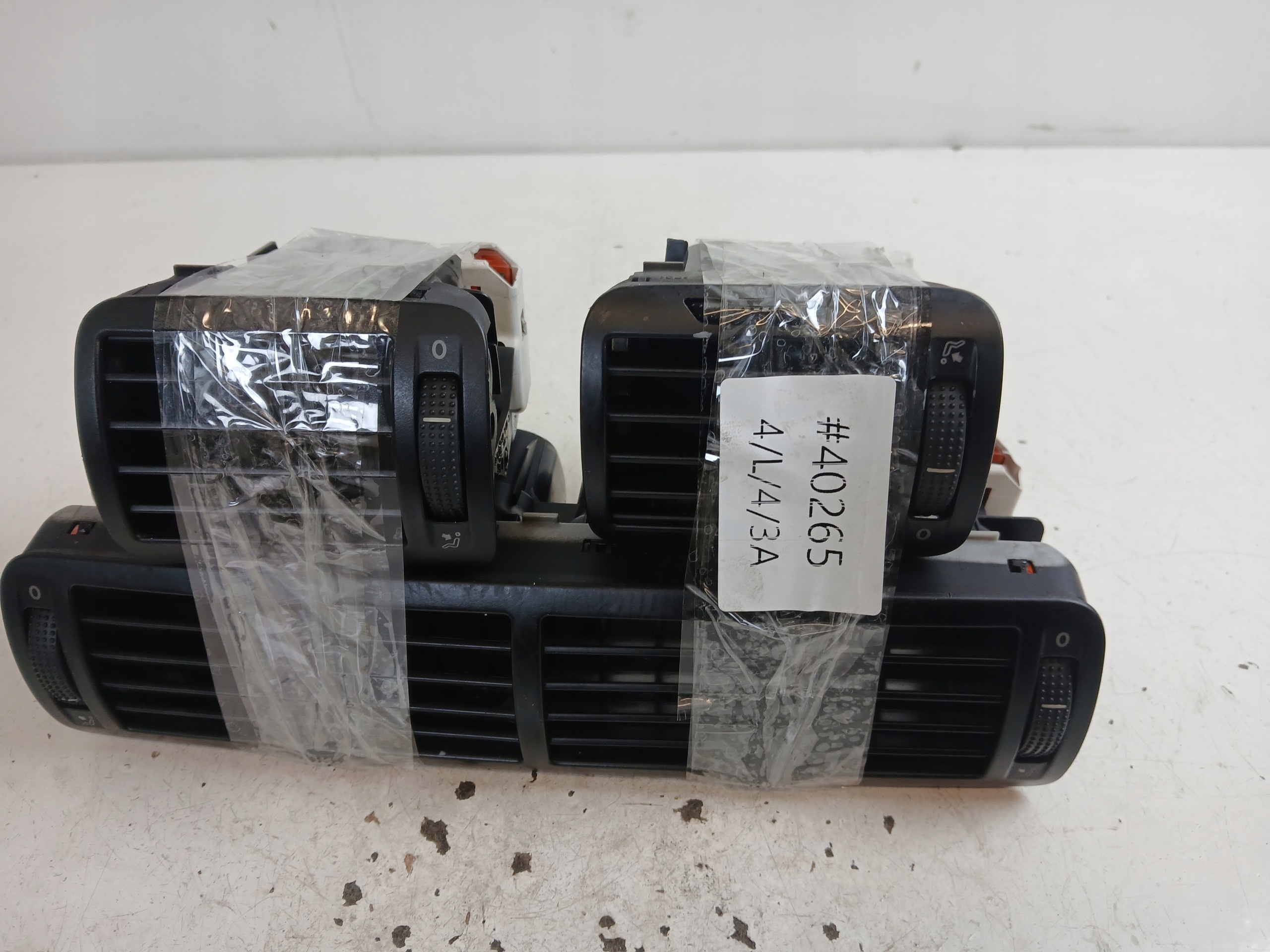 VW PASSAT B5 LIFT grid air conditioning devices central left right KOMPLET 3B0819728D