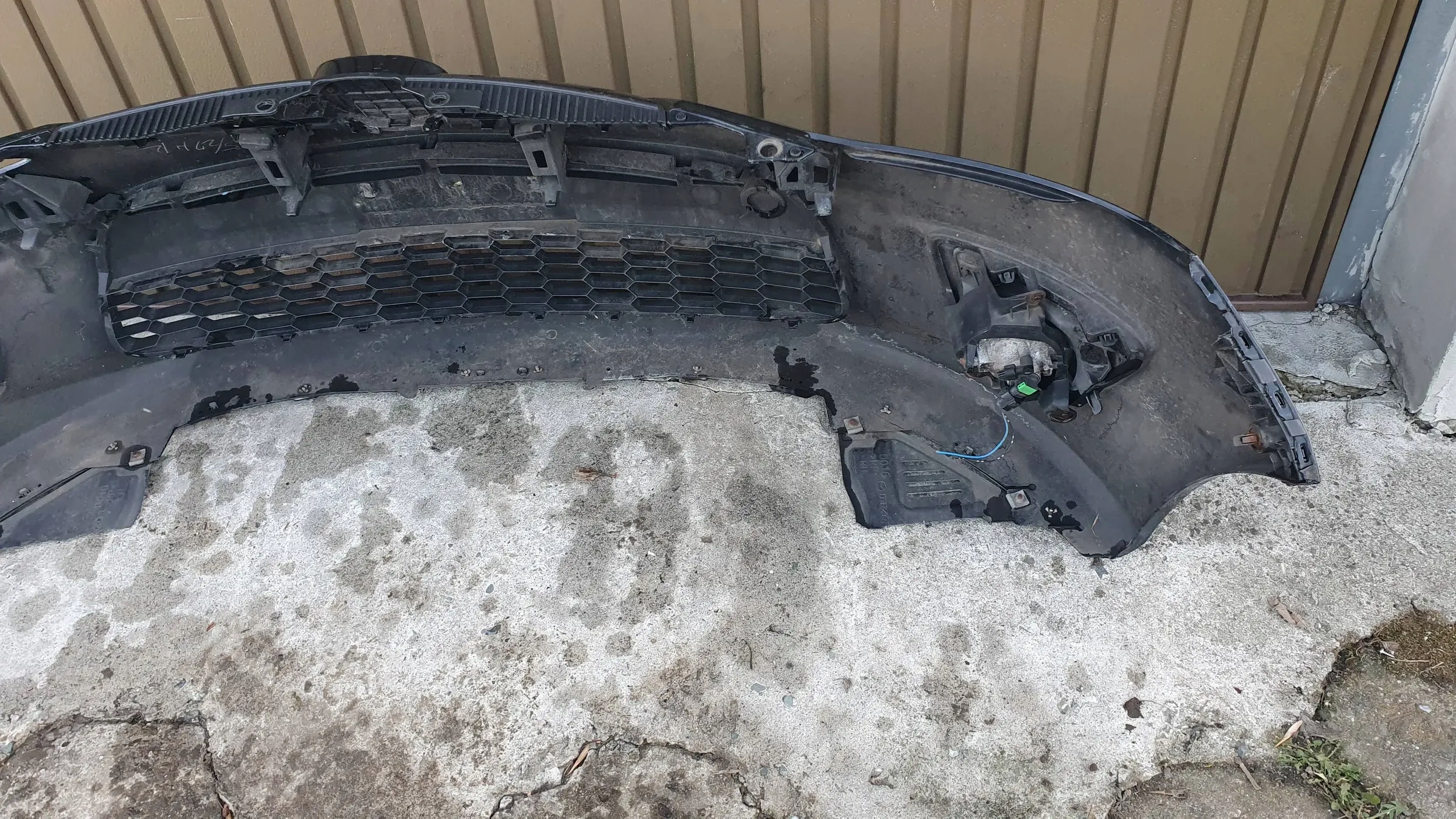 Mazda 2 07-10 SPORT front bumper front $