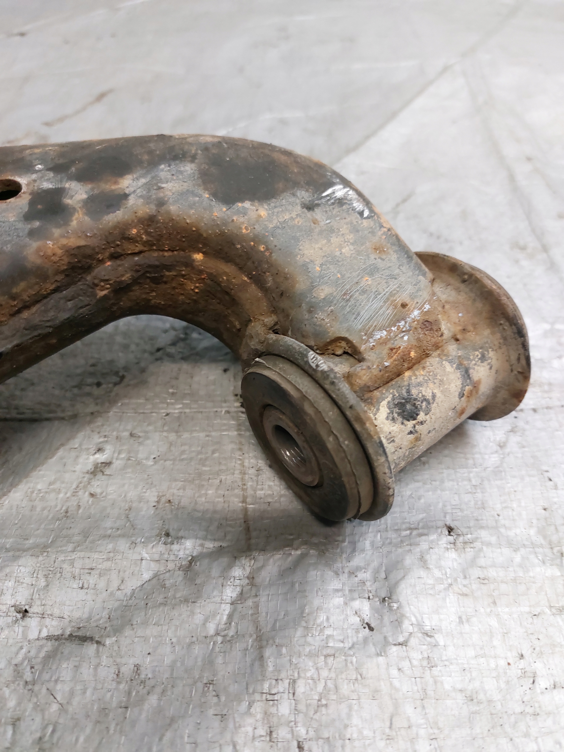 arm left front MERCEDES VITO W639 2.2CDI