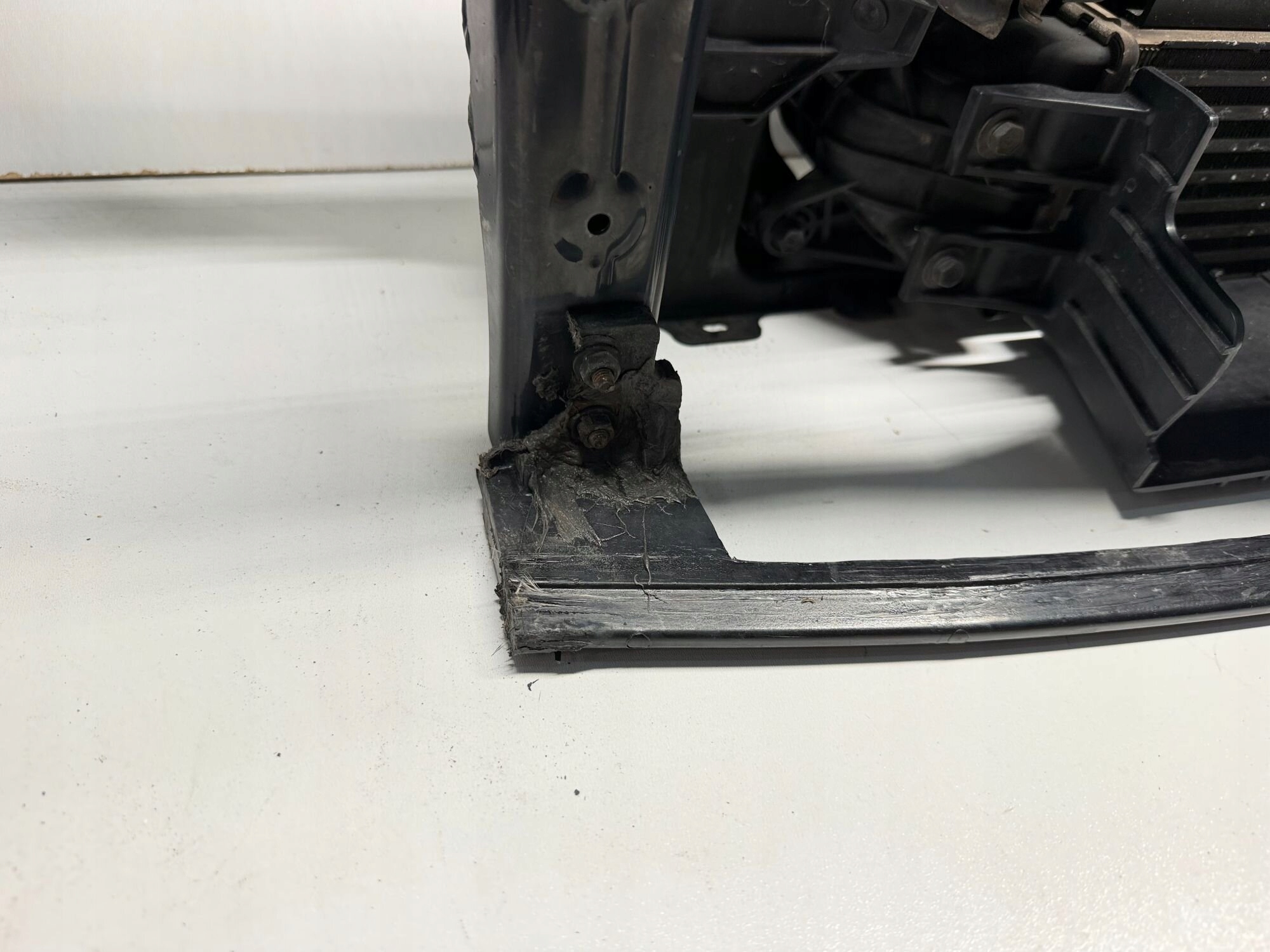 support panel for radiators radiator siders KIA CEED III 1.6 CRDI D4FE 64101-J7000 2017
