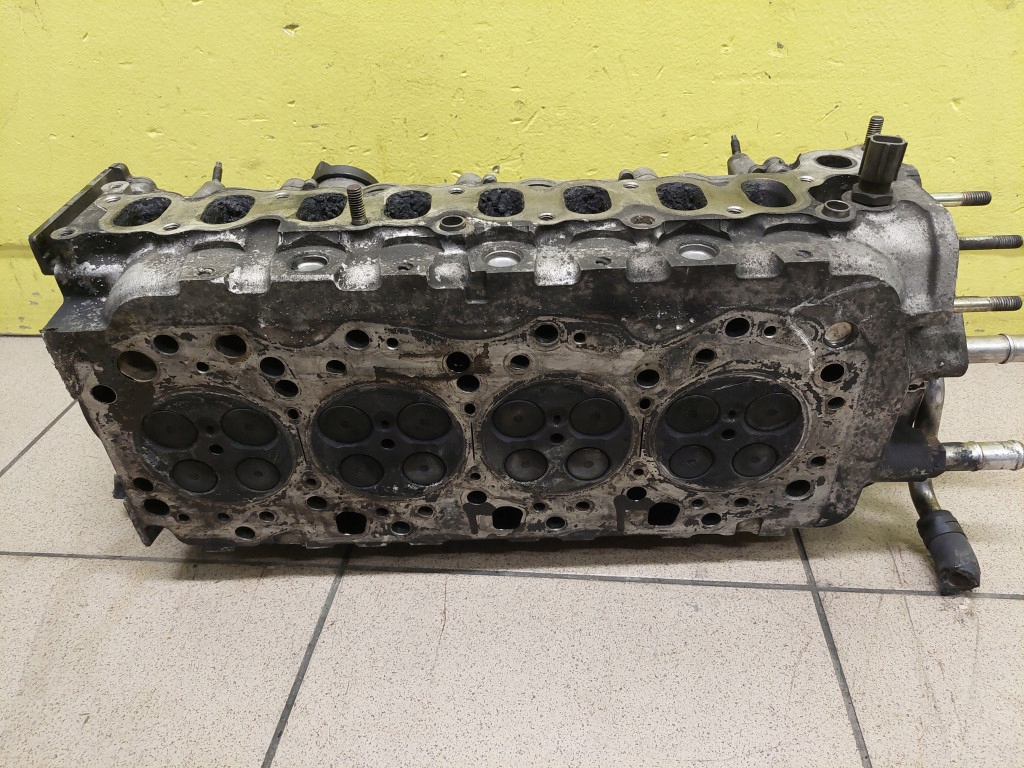 TOYOTA COROLLA E12 2.0 D4D TESTATA Motore