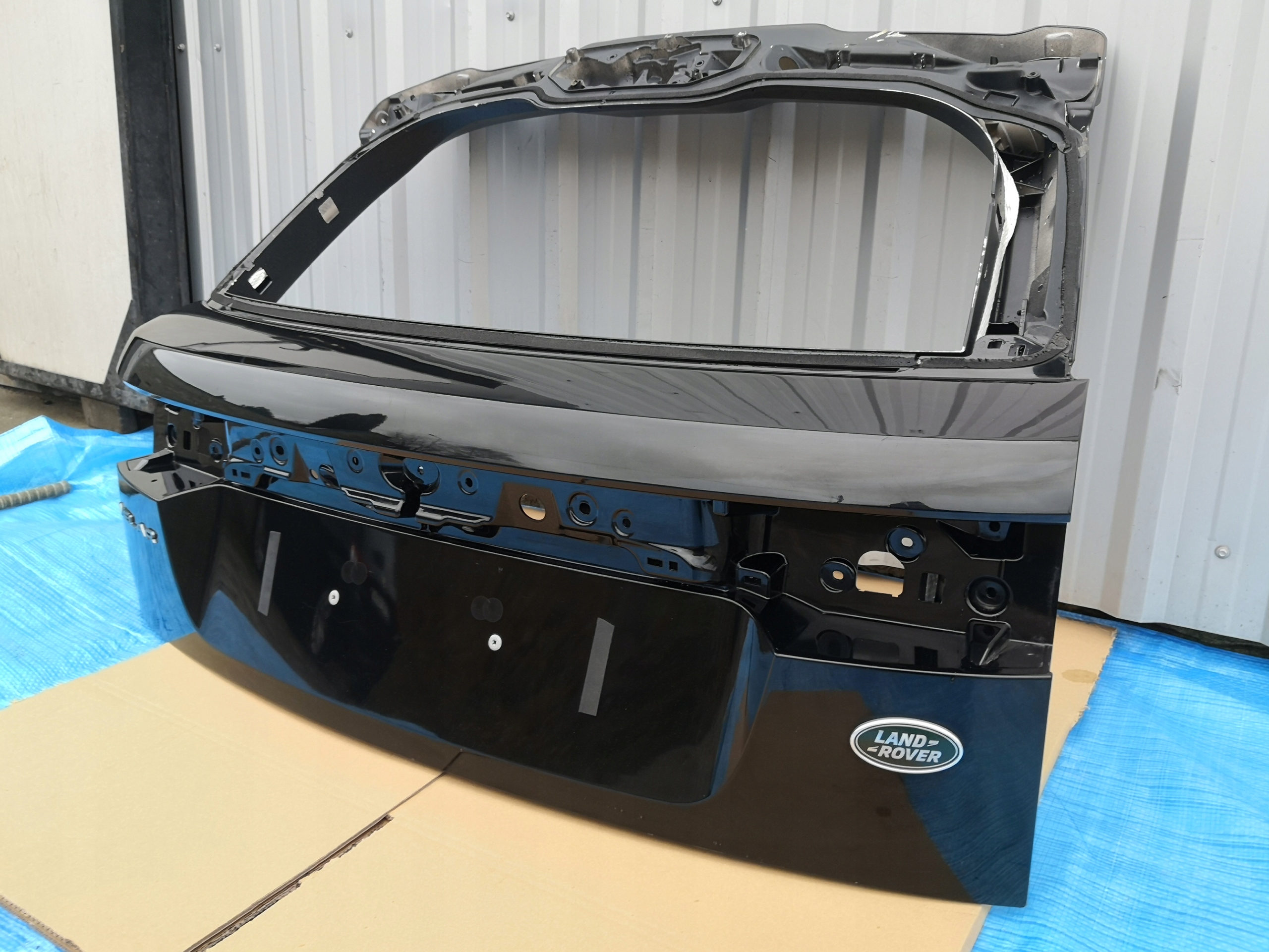 LAND RANGE ROVER VELAR L560 17- KLAPA BAGAŻNIKA Producent części Land Rover OE