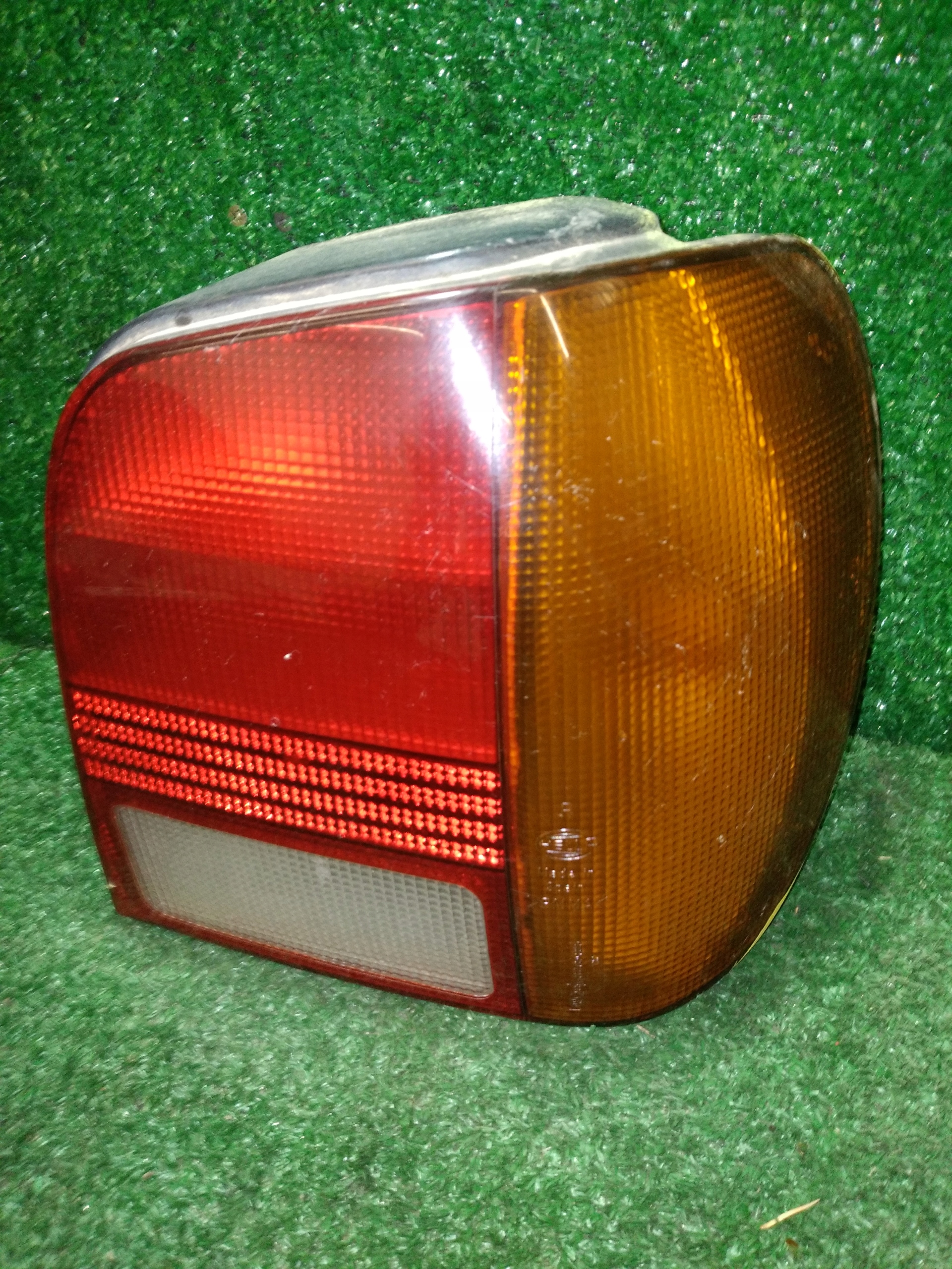 light right rear VOLKSWAGEN POLO 3 1995 6N HB