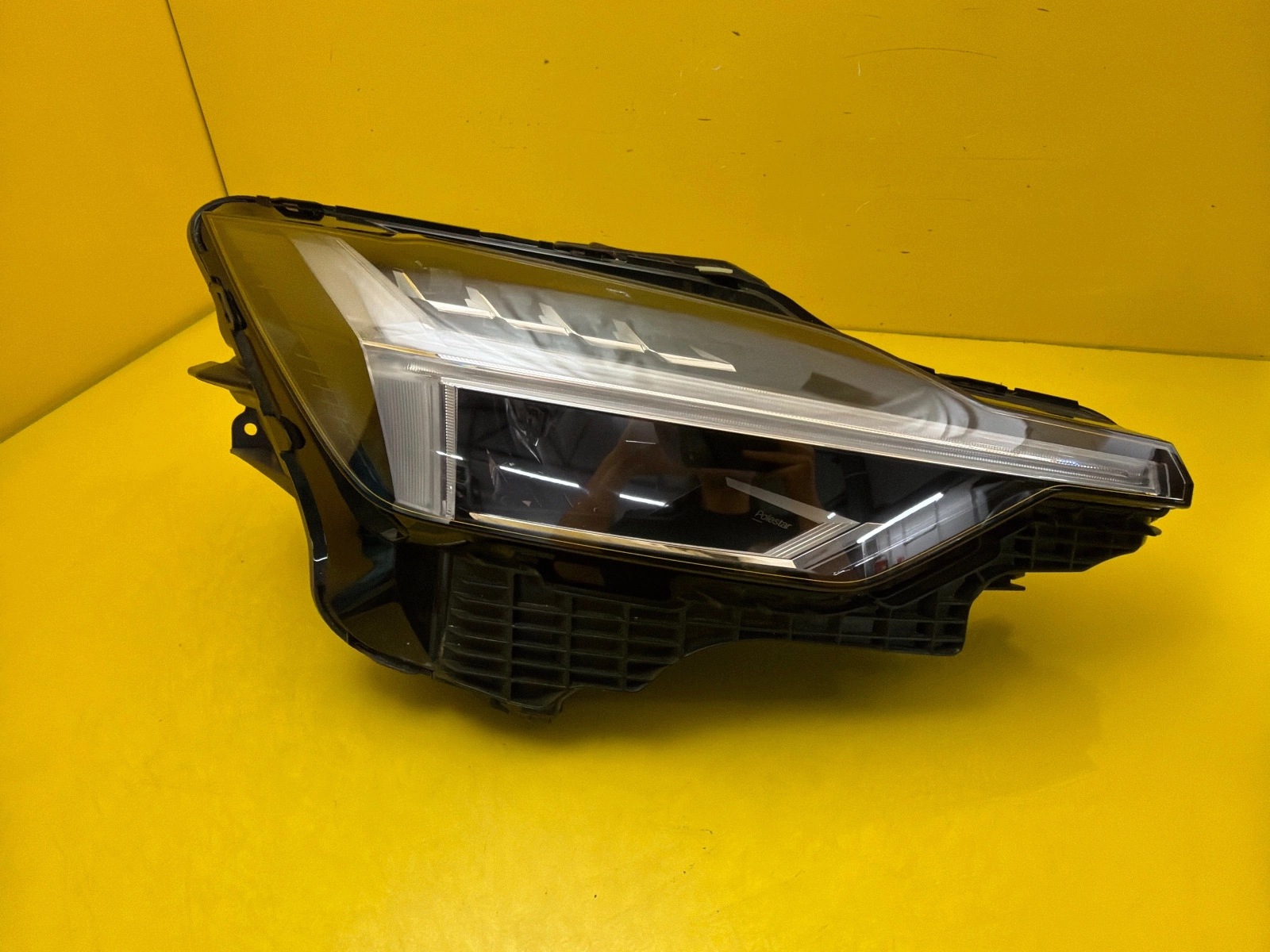 light front right Polestar 2 II Full Led 2020- P32293745