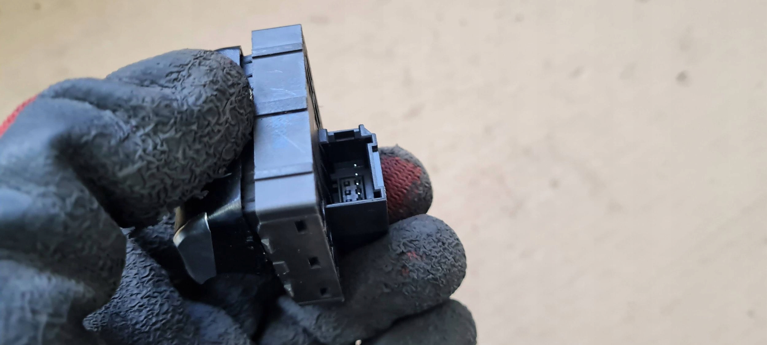 A5 8T LIFT S5 button PANEL opening control switch left of the window 8K0959851G