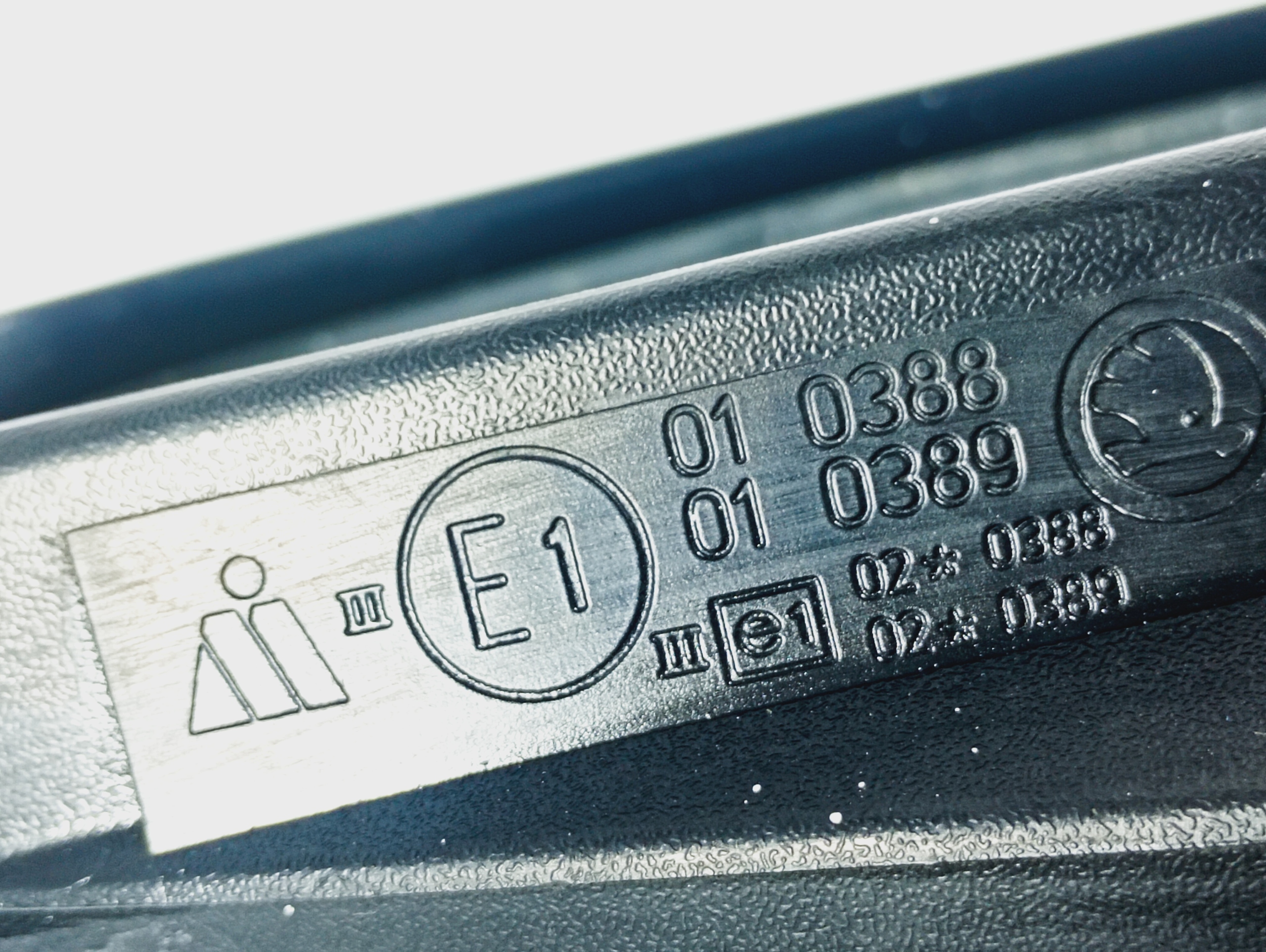 mirror left manually OE E1010388 Skoda Felicia 2 II 96-01