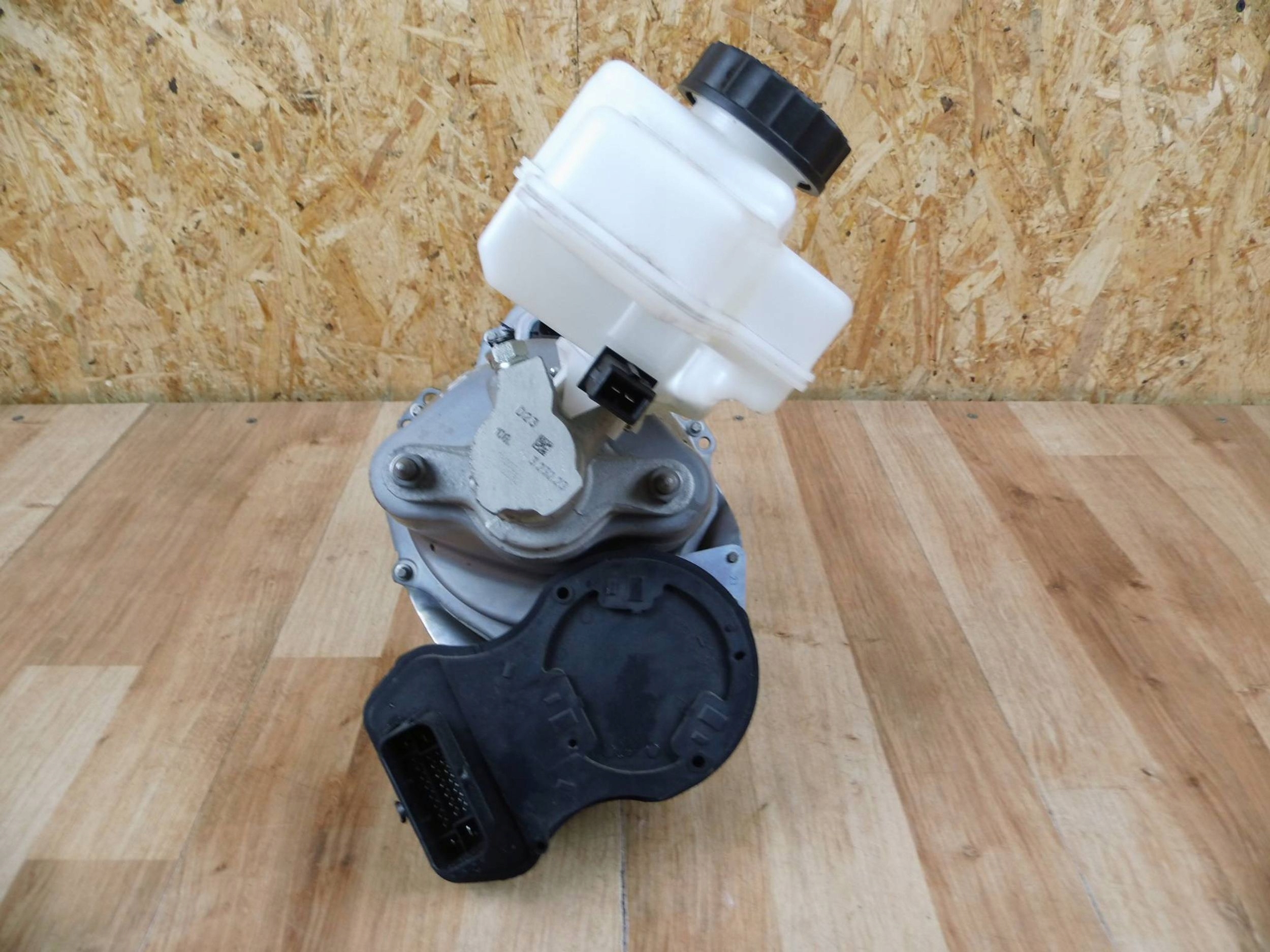 Toyota Yaris IV SERVOSTERZO Servofreno servo 472100D010