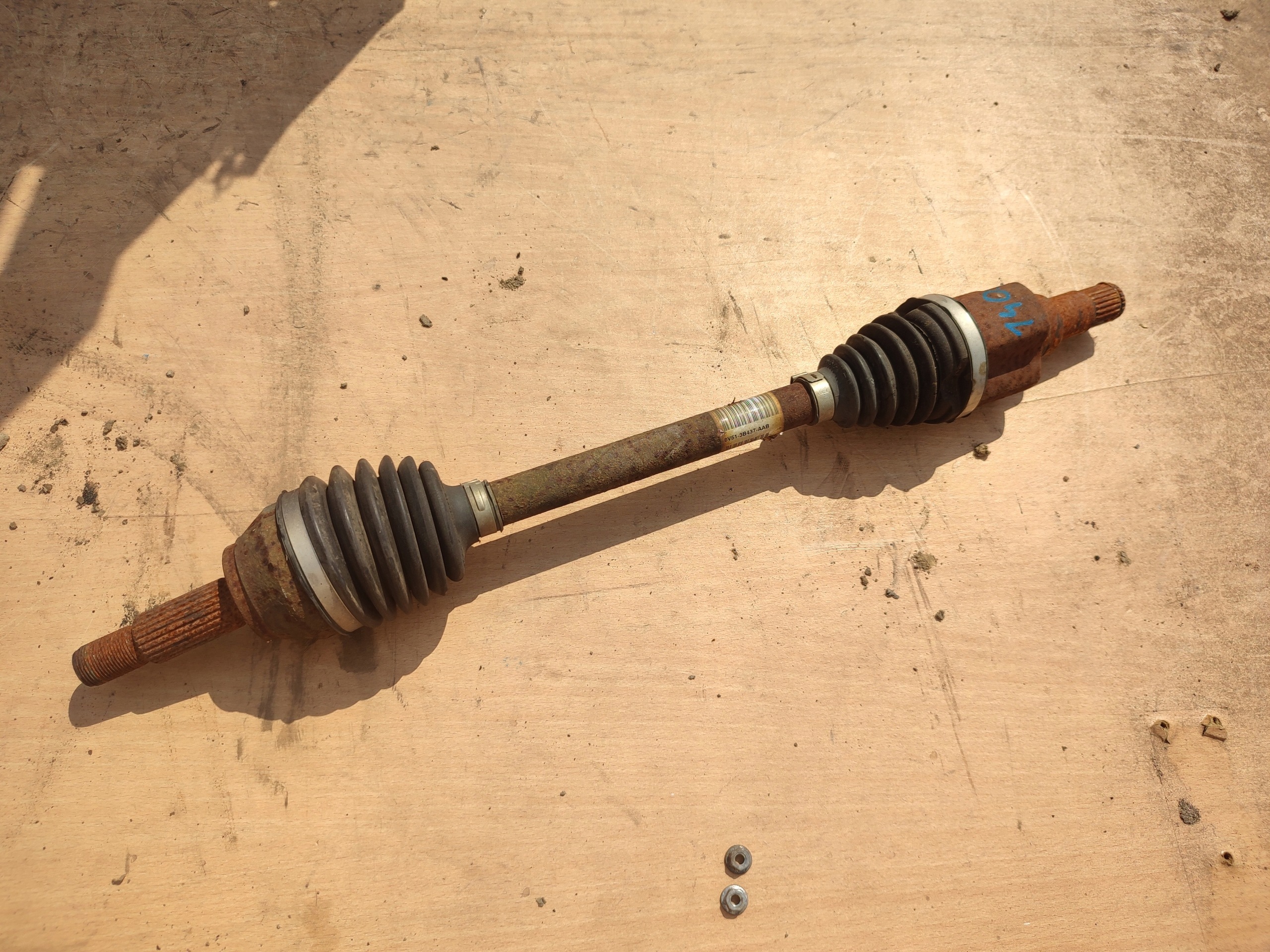 semi-axis left FORD FIESTA MK7 1,25i 8V51-3B437-AAB