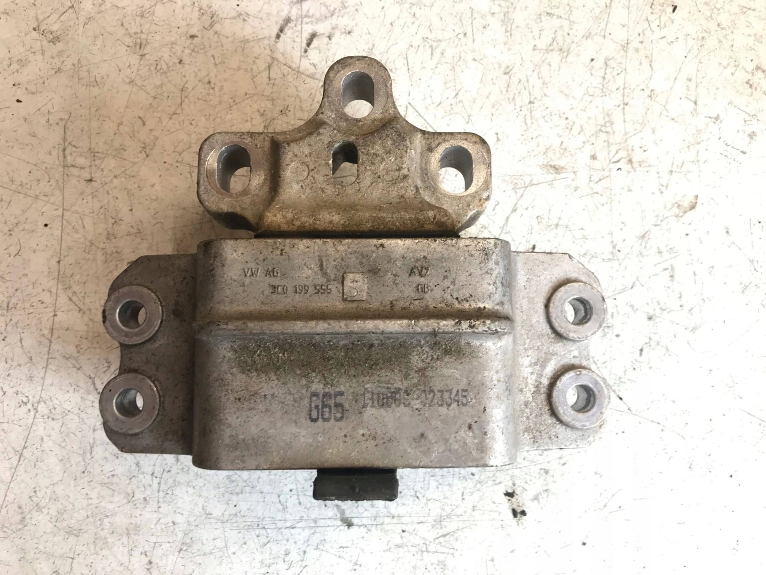 holder engine mount VW TIGUAN 3C0199555S
