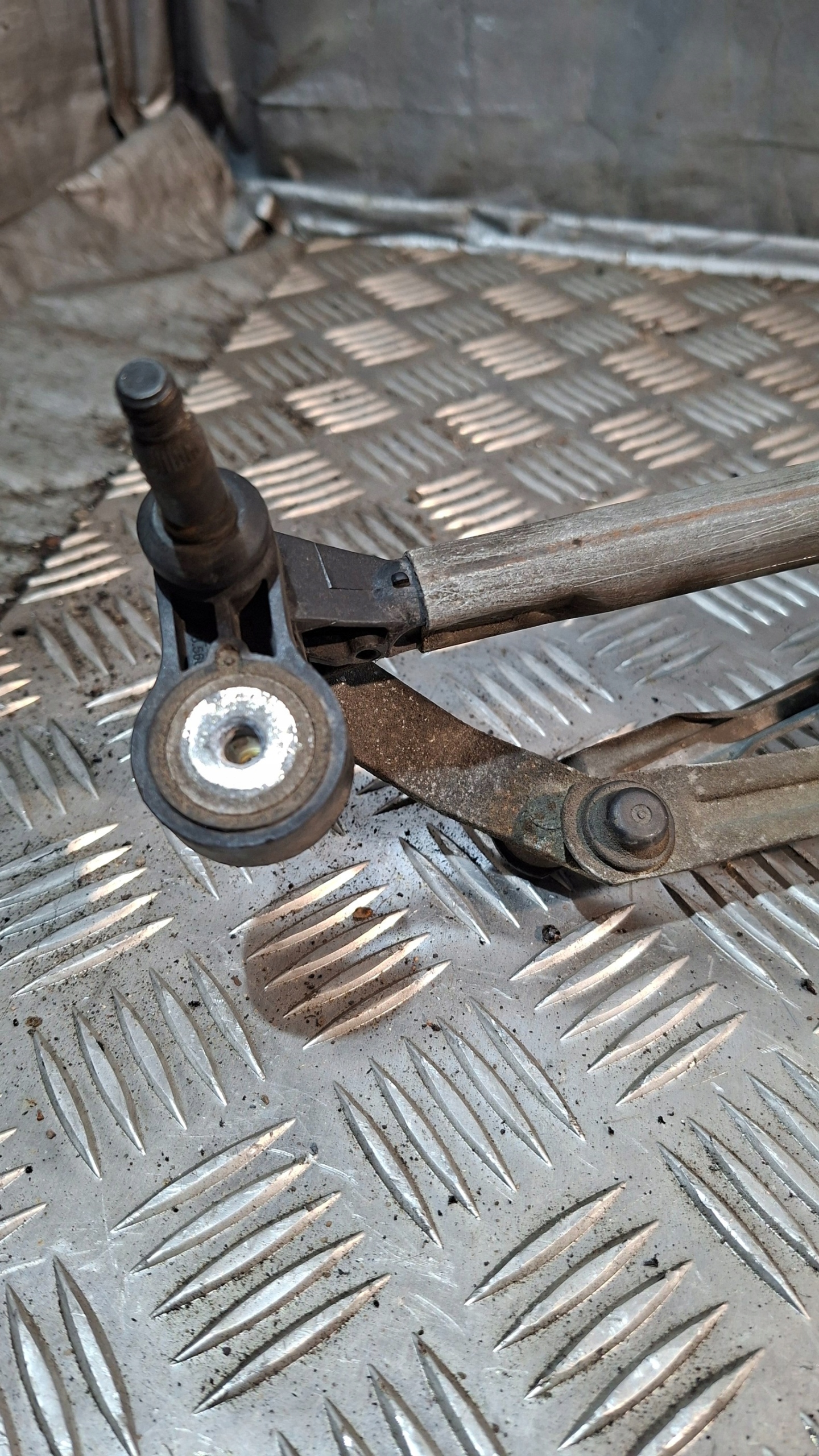 wiper mechanism front OPEL CORSA D
