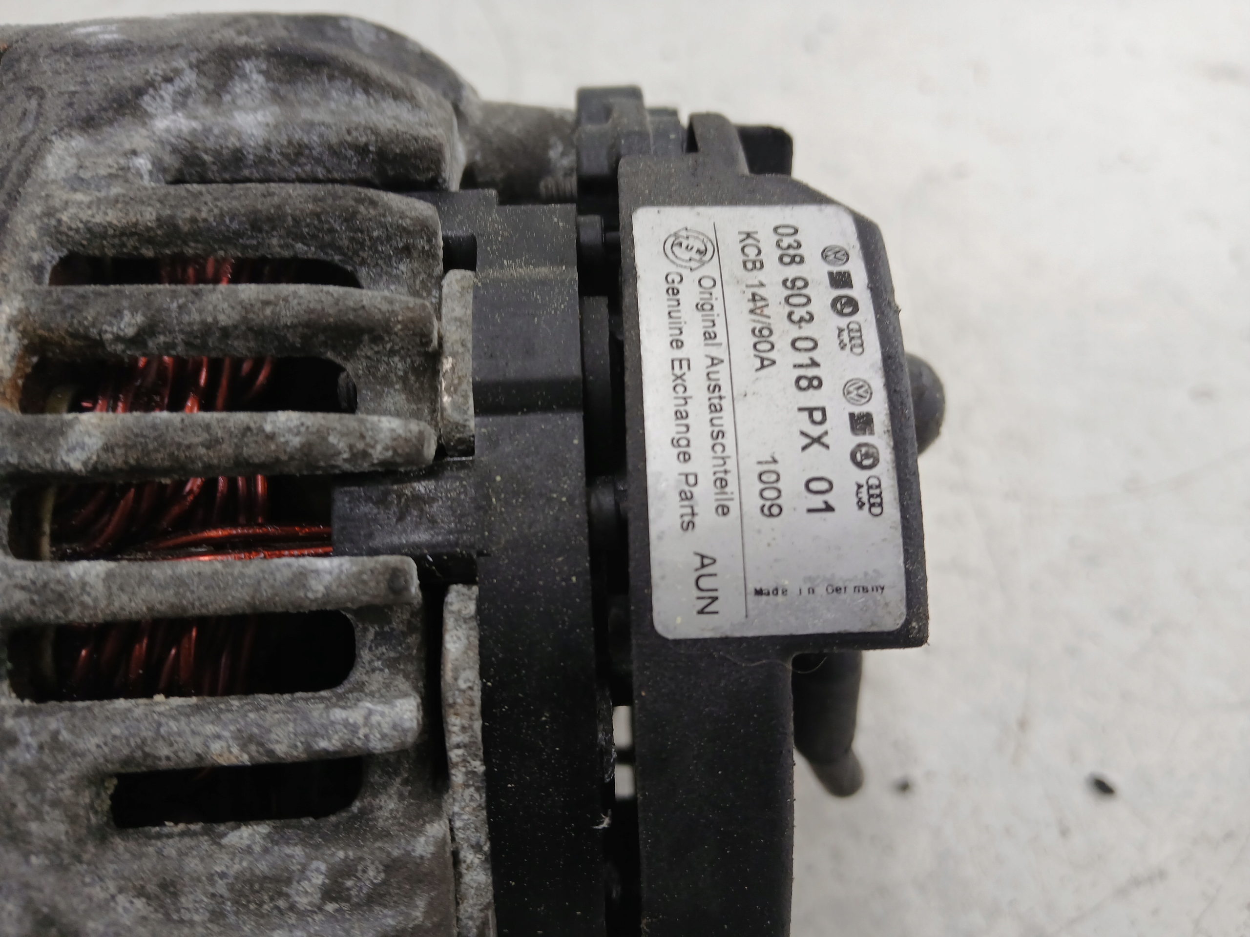VW GOLF IV BORA SEAT LEON e 1.6 alternatore 038903018PX