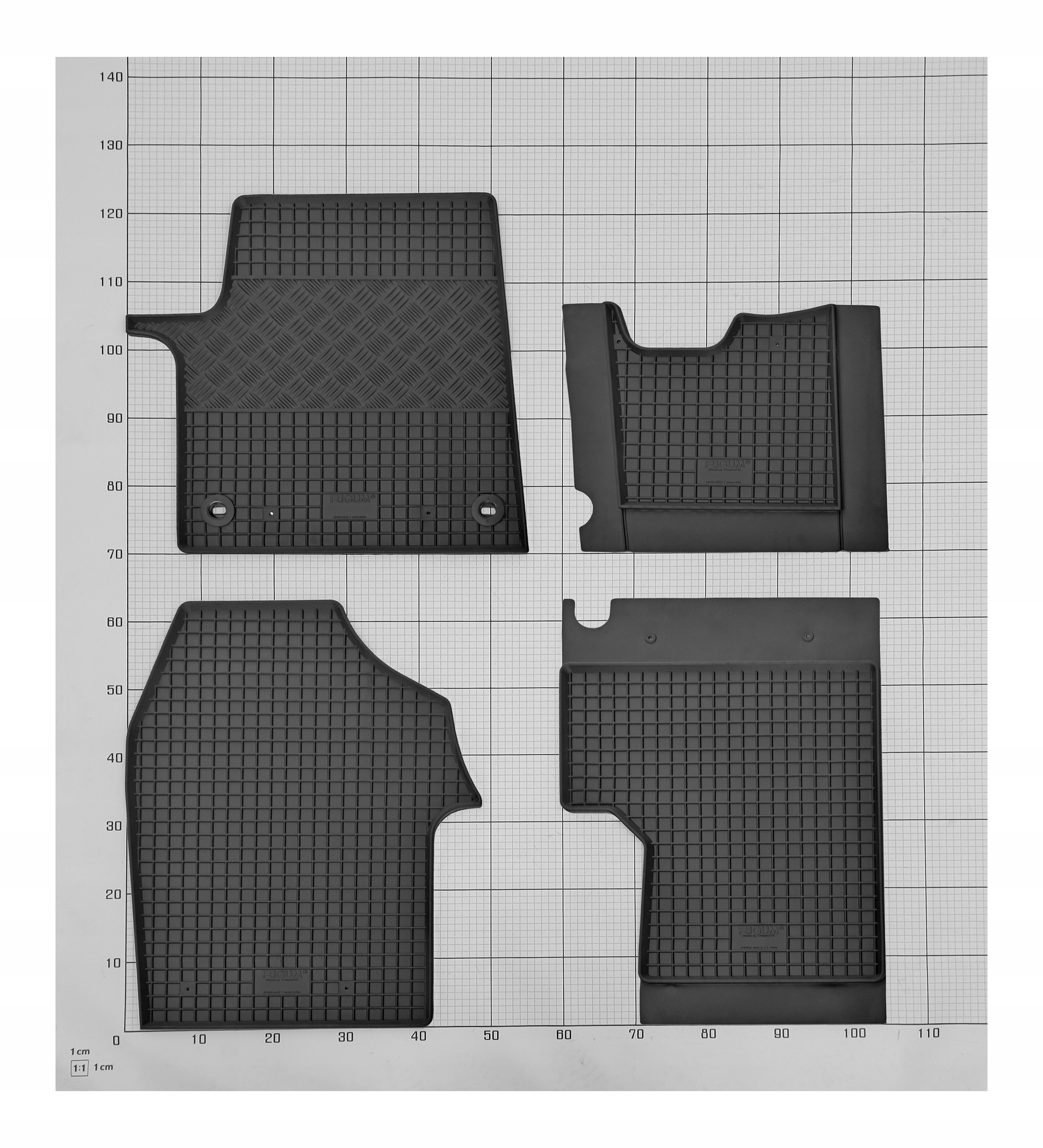 Dywaniki do Peugeot Expert 8 miejsc + tunel od 2016- Producent Rigum