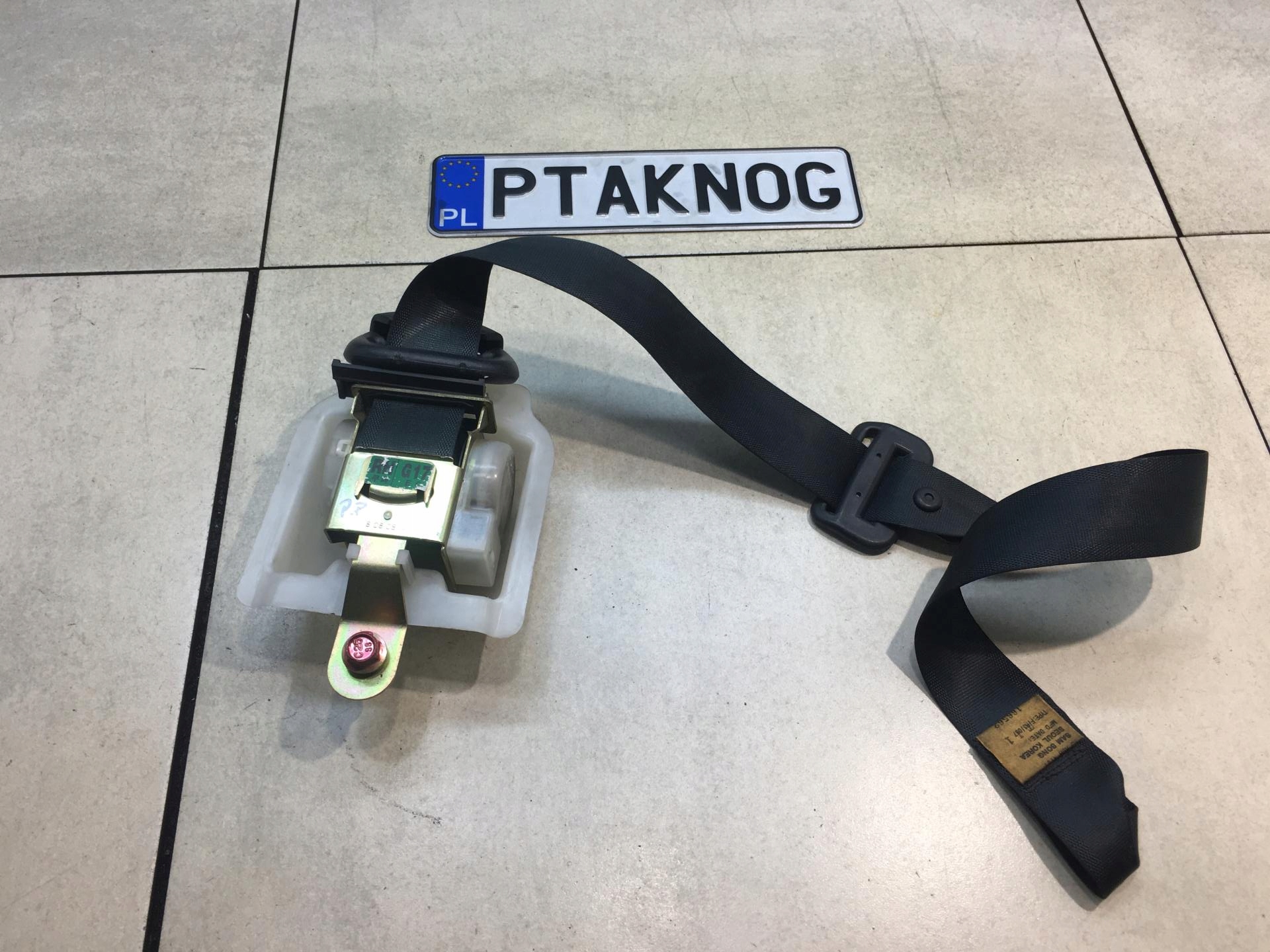 seat belt right front HYUNDAI COUPE and
